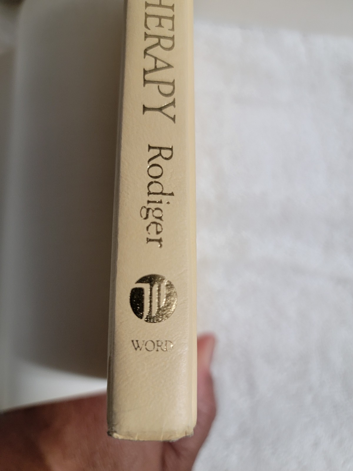 THE MIRACLE OF THERAPY: A LAYPERSON’S GUIDE TO THE By Georgiana G. Rodiger *VG+*