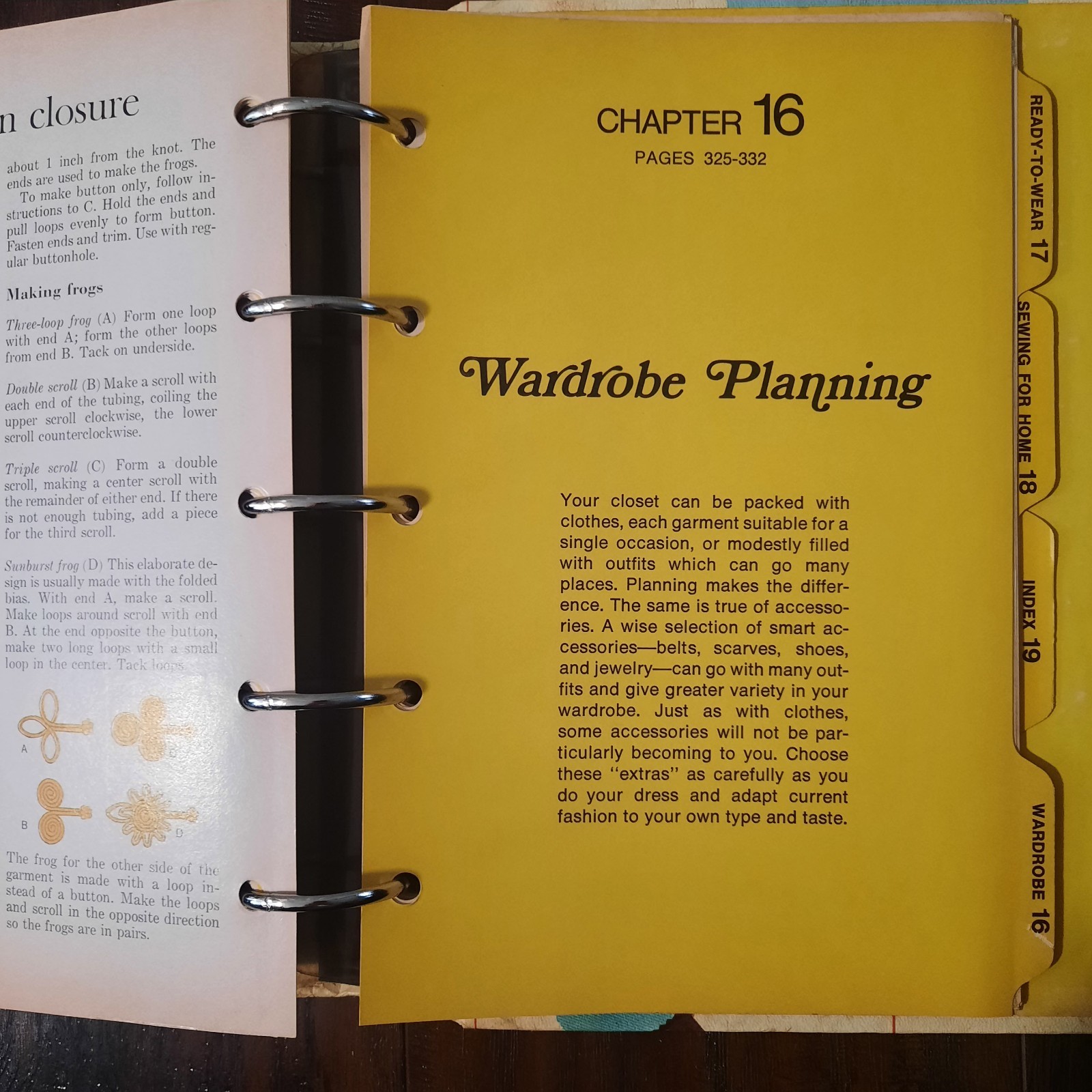 Vintage Better Homes and Gardens Sewing Book In 5 Ring Binder~1970~356 Pages