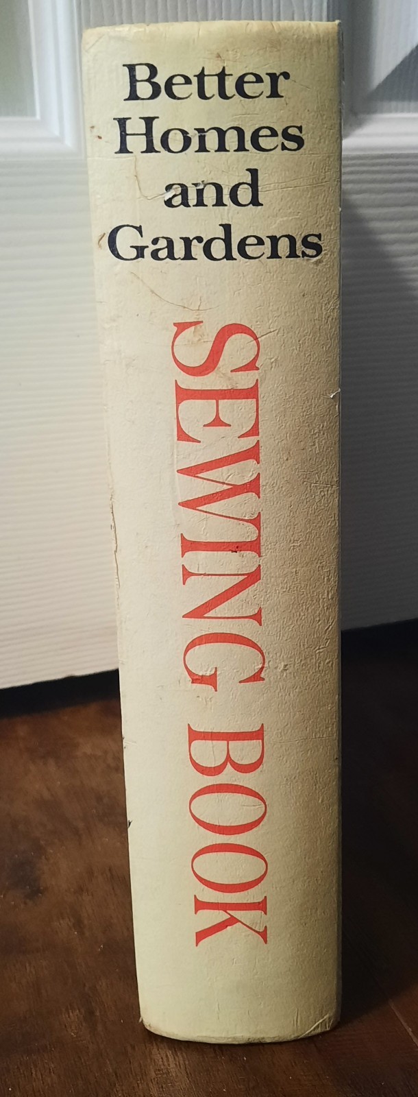 Vintage Better Homes and Gardens Sewing Book In 5 Ring Binder~1970~356 Pages