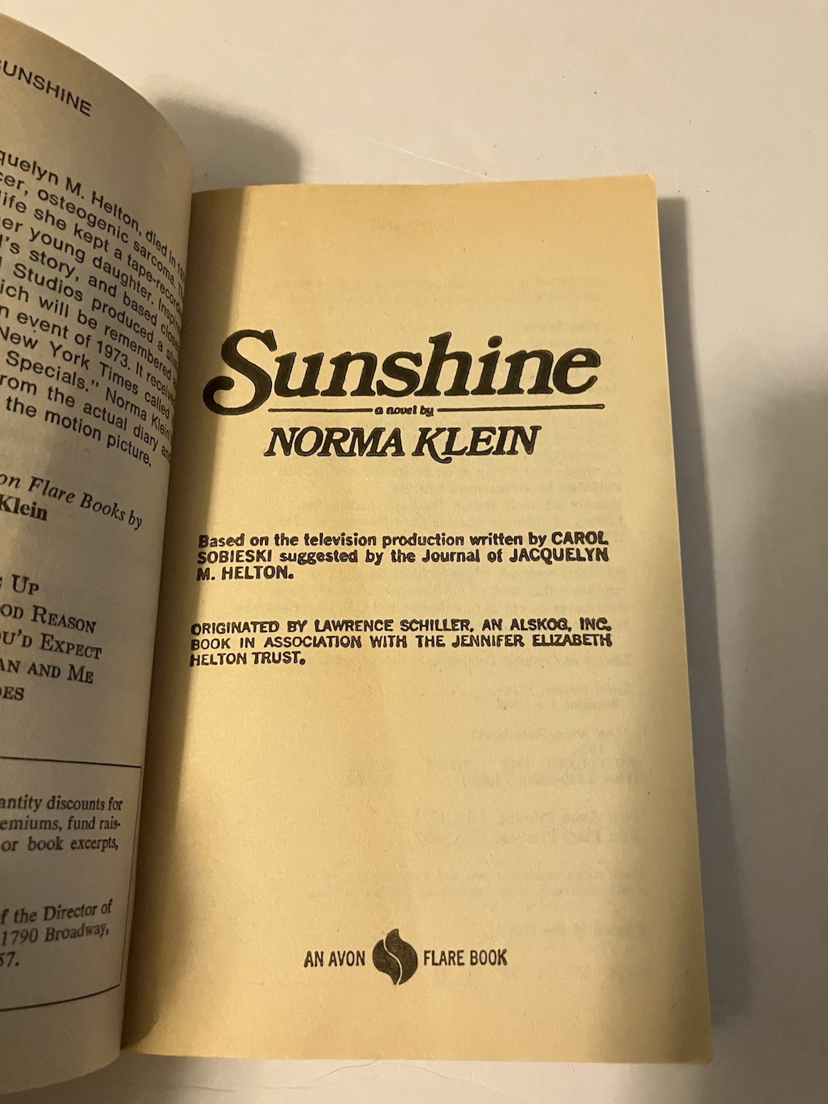 SUNSHINE NORMA KLEIN PB 1ST AVON FLARE 1982 TV MOVIE TIE-IN TRUE STORY HELTON