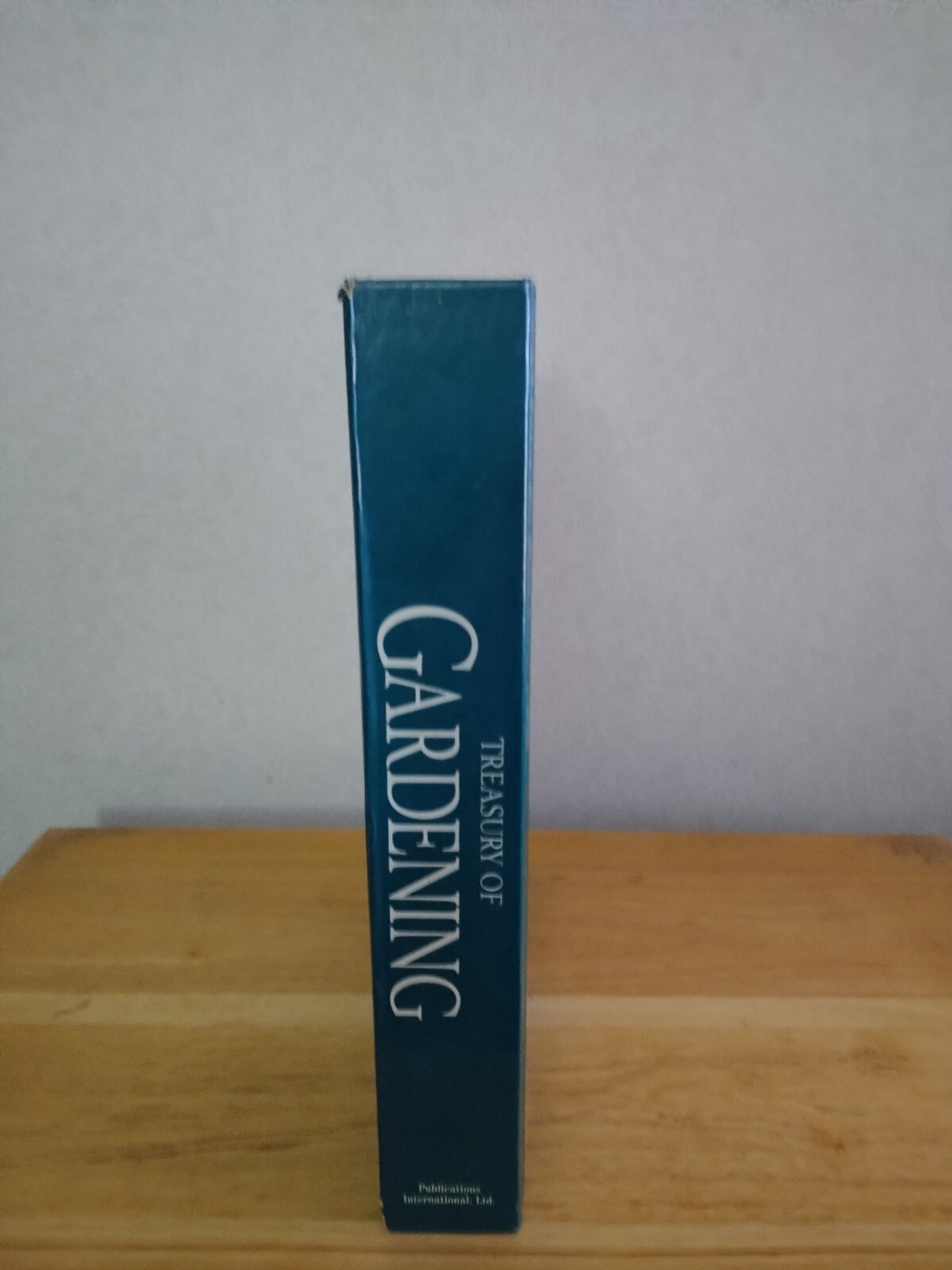 Treasury Of Gardening Hardcover Book 1994 576 Pages