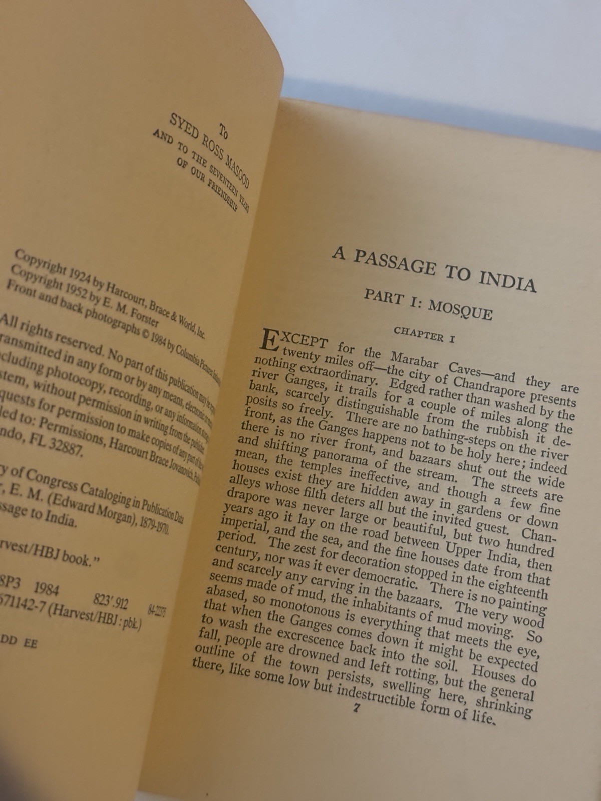 A PASSAGE TO INDIA – E M Forster Paperback Movie Tie-In Harvest HBJ Book