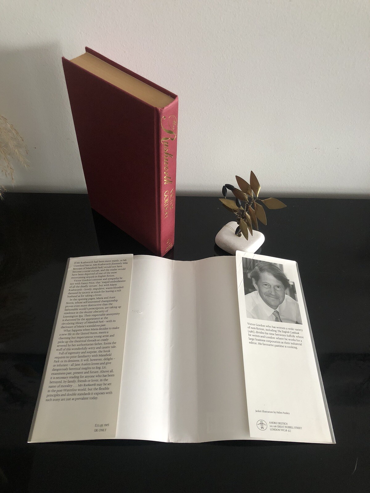 Victor Gordon Mrs Rushworth Andre Deutsch 1989 First Edition H/C V/G