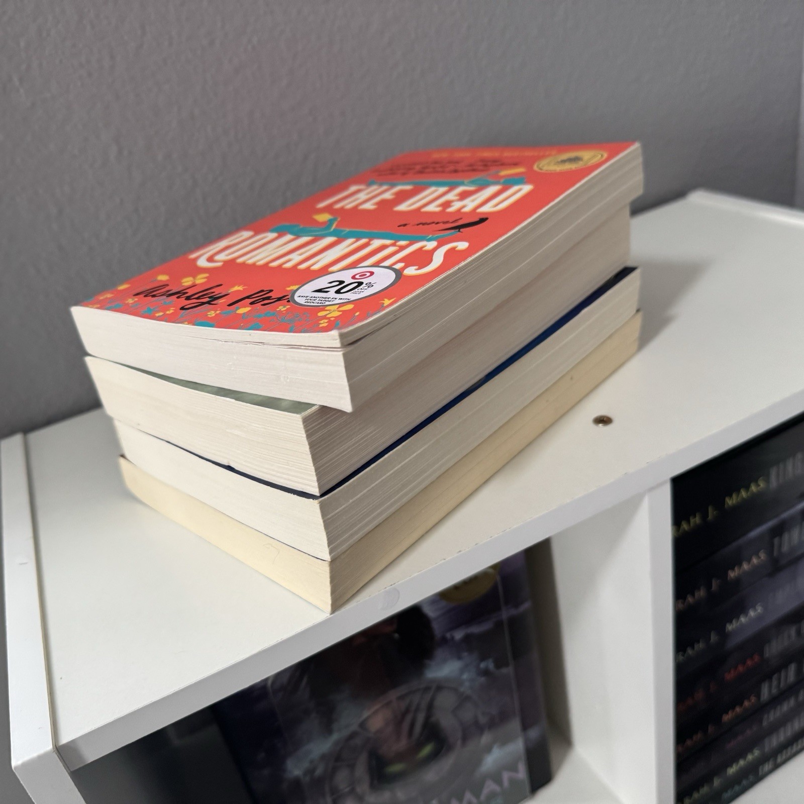 Book Bundle (4) – Popular Reads Layla, The Housemaid, Trust, The Dead