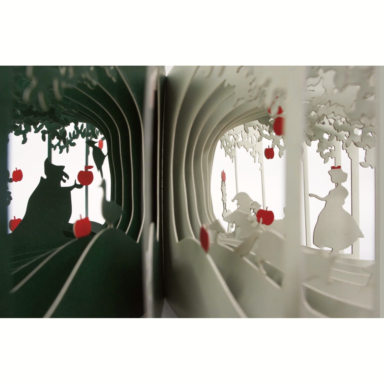 SNOW WHITE 360°BOOK 3D Gimmick Pop Up Book Yusuke Oono Seigensha