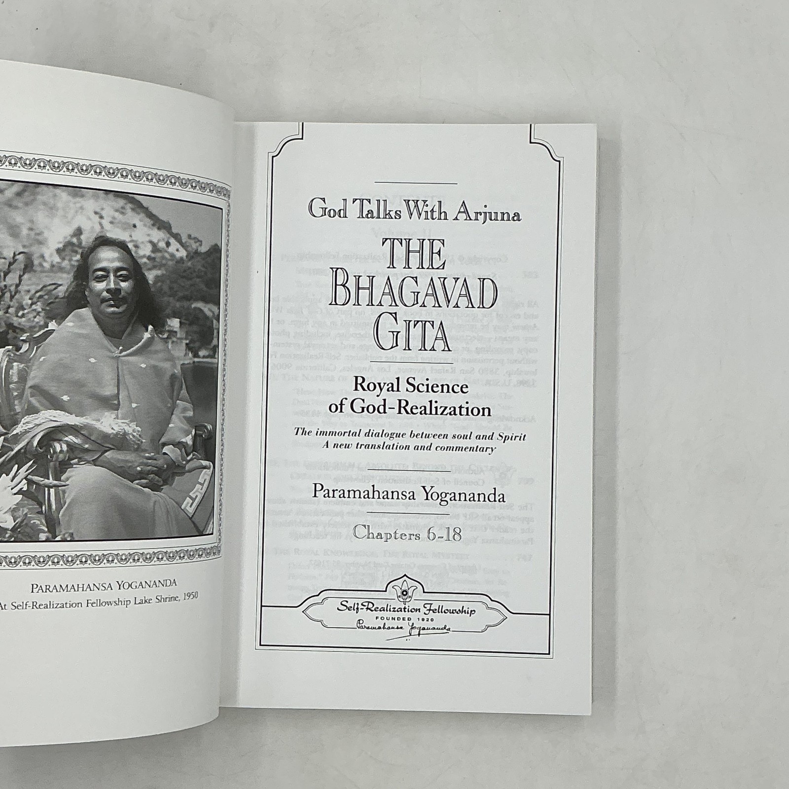 God Talks With Arjuna The Bhagavad Gita Paramahansa Yogananda Box Set 2001 Navy