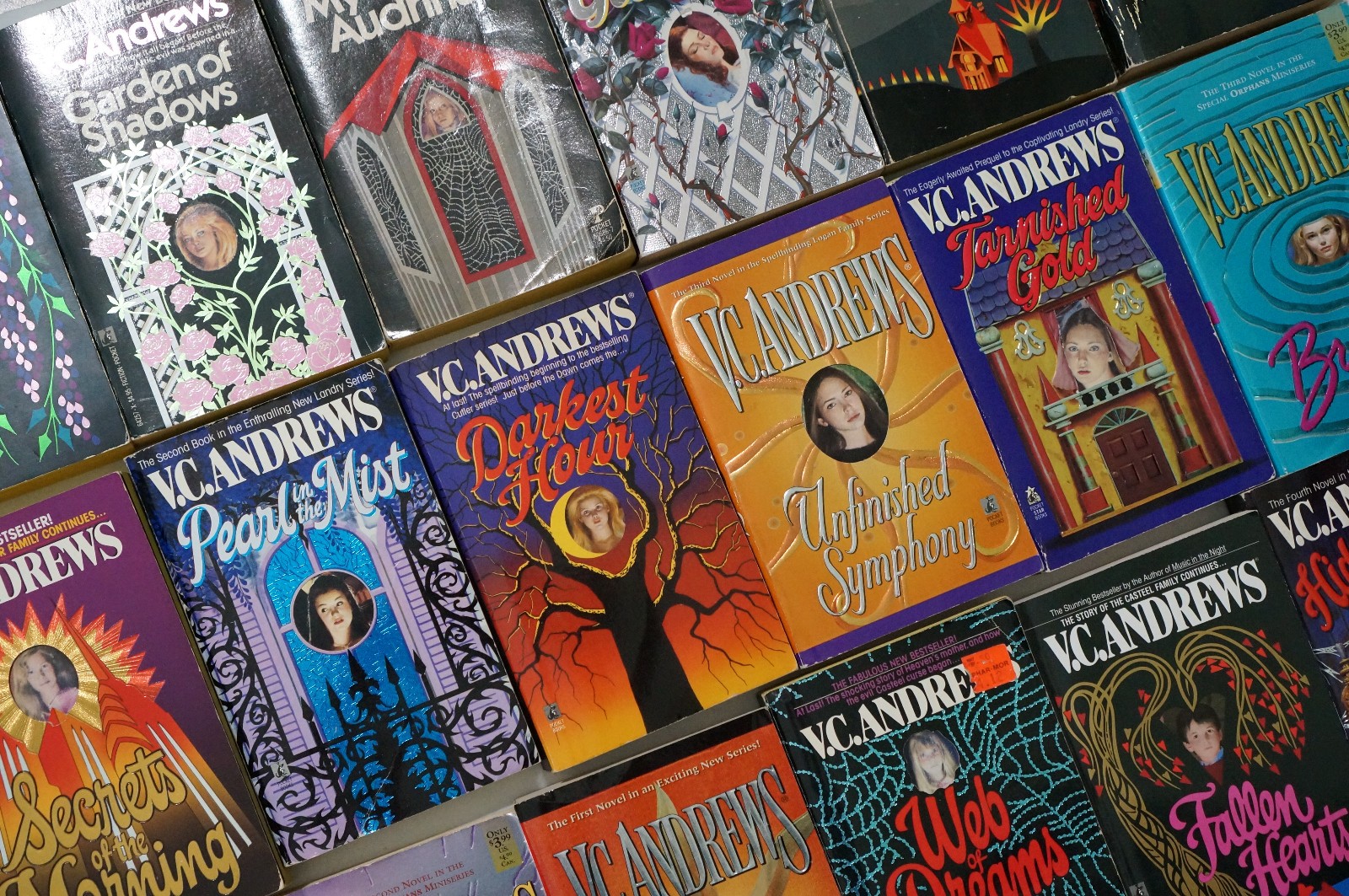 VC Andrews Book Lot of 19 Vintage Gothic Horror Romance Novels Paperback V.C.