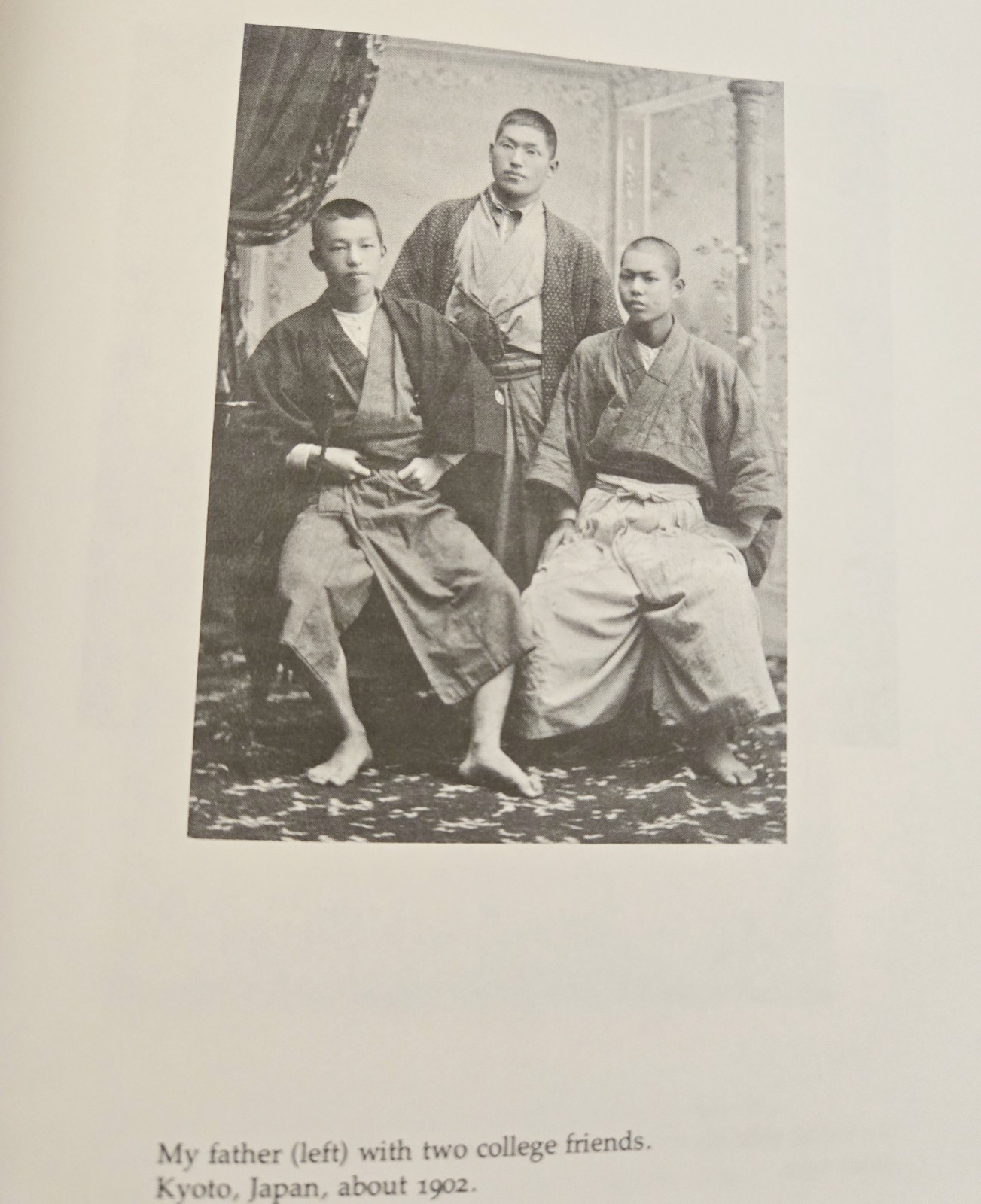 Desert Exile Uprooting of a Japanese American Family by Yoshiko Uchida WWII 1987