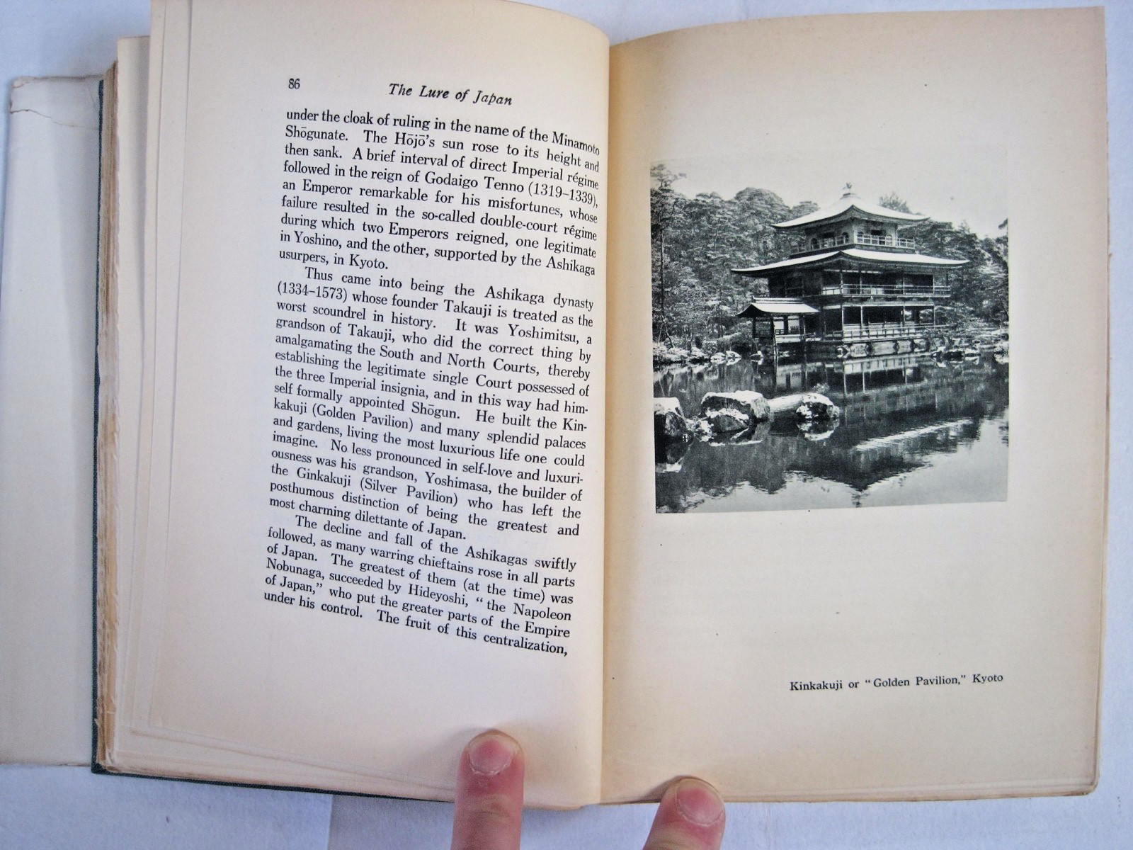 The Lure of Japan by Shunkichi Akimoto
