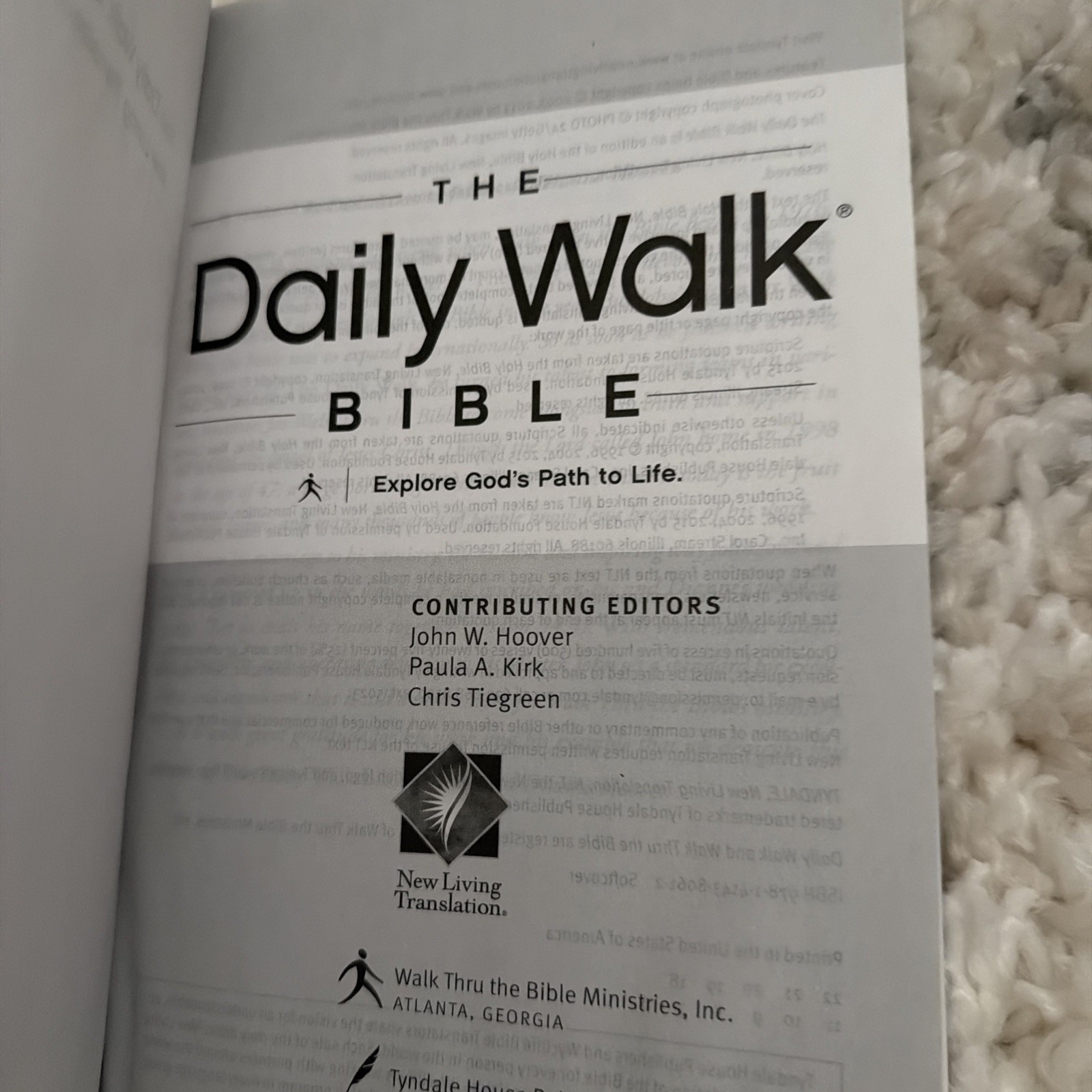 The Daily Walk Bible NLT by Tyndale 2013 Christian Religion Spirituality Book PB