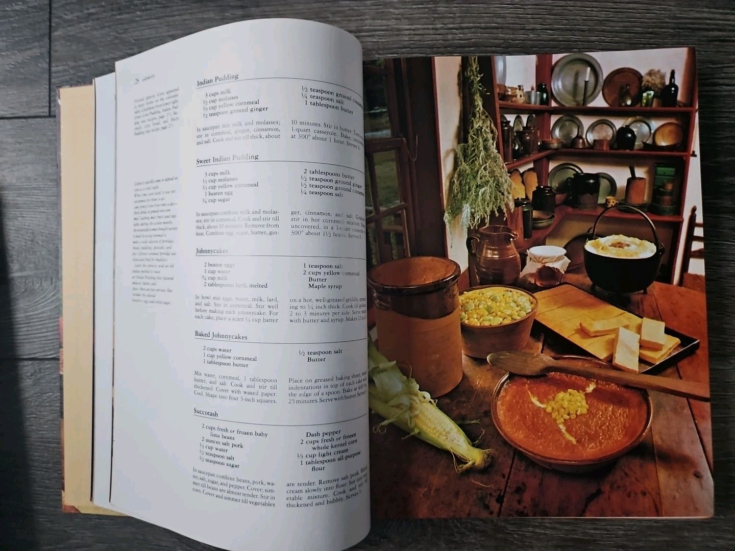 Heritage Cook Book Better Homes and Gardens 1975 Hardcover + Slipcover Gold Page