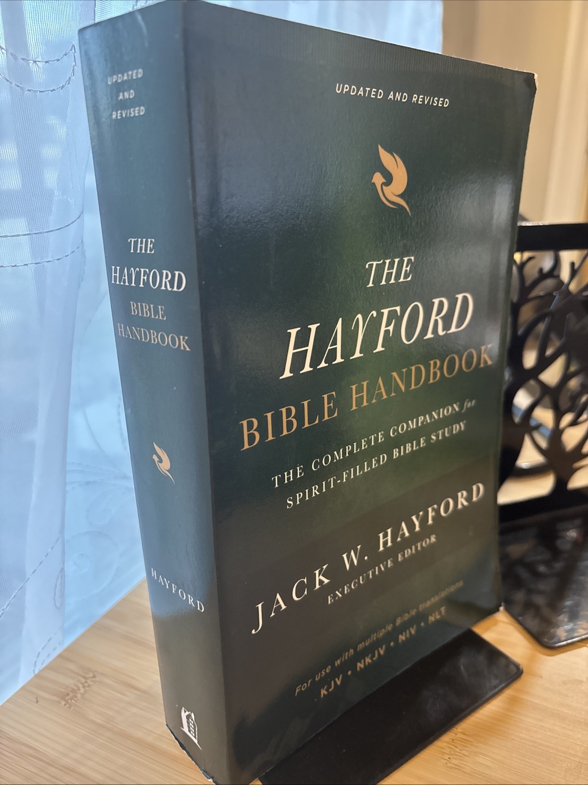 The Hayford Bible Handbook: The Complete – Paperback, by Hayford Jack W. – Good