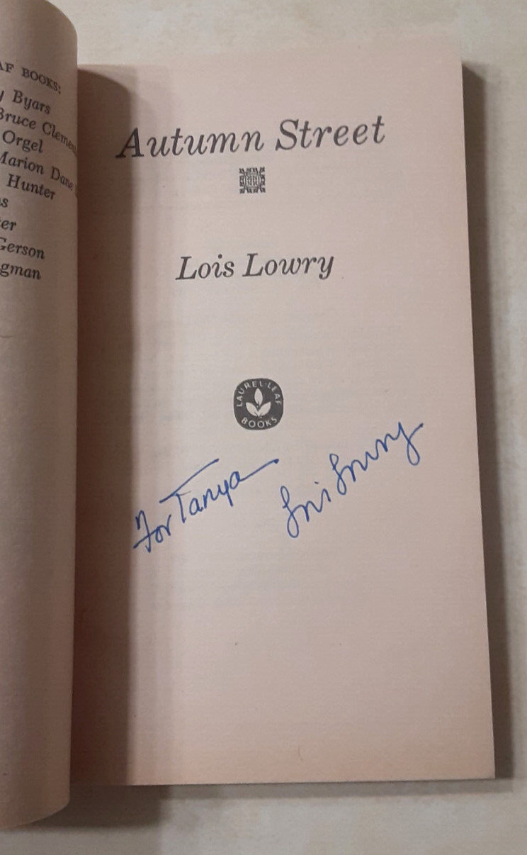 Autumn Street Lois Lowry SIGNED Autographed Vintage Paperback YA Novel 1980/1982