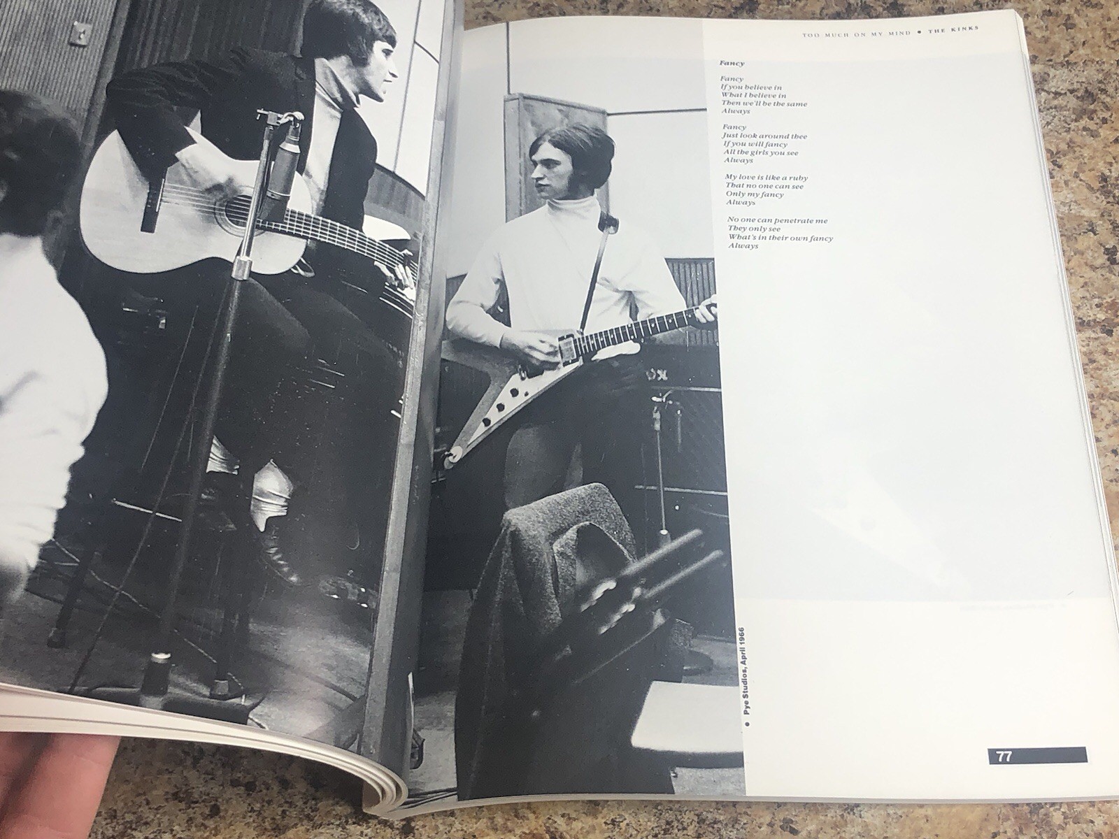 The Kinks-The Official Biography by Jon Savage Paperback 1984 Faber & Faber