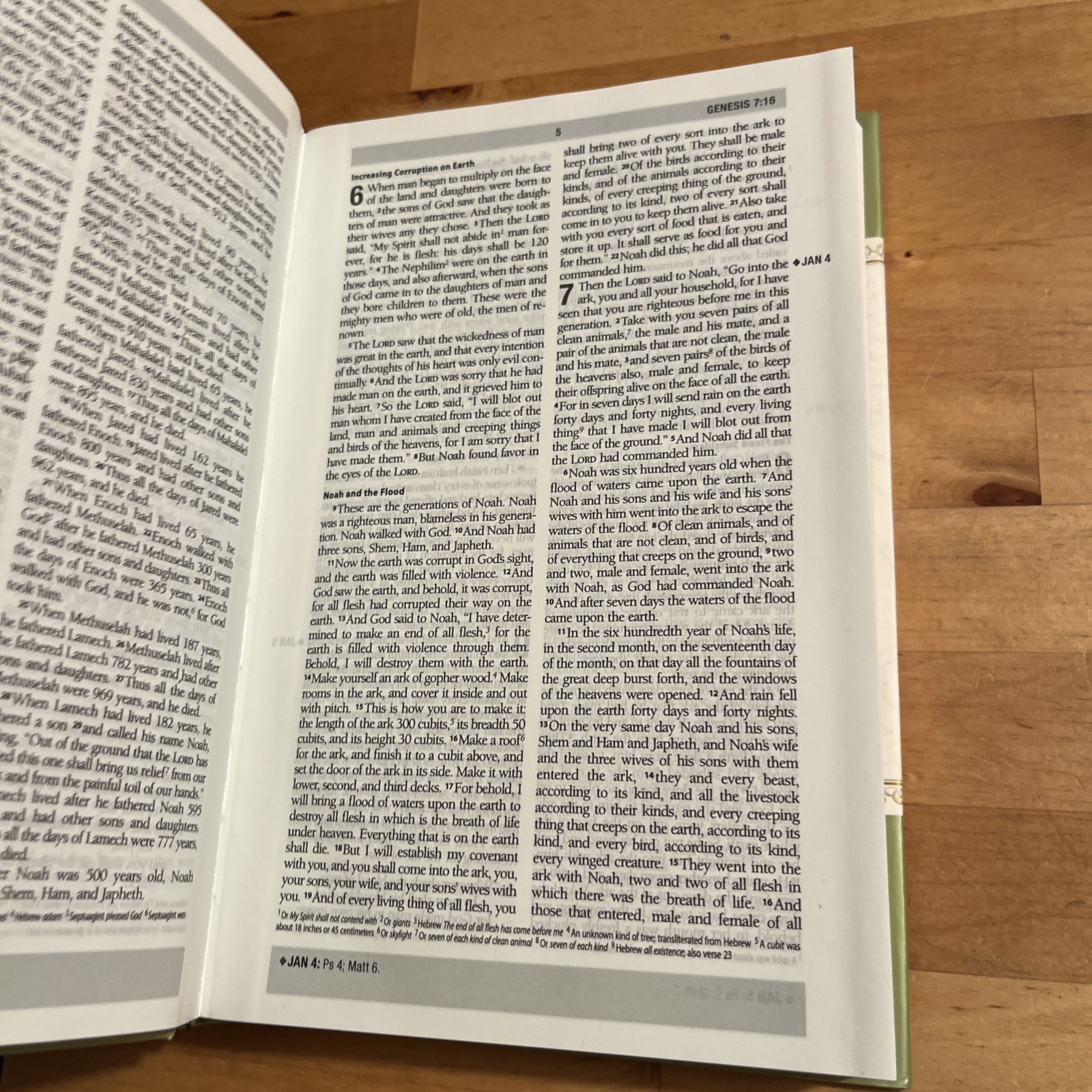 ESV Daily Reading Bible, Hardcover, Through The Bible In One Year – VERY GOOD