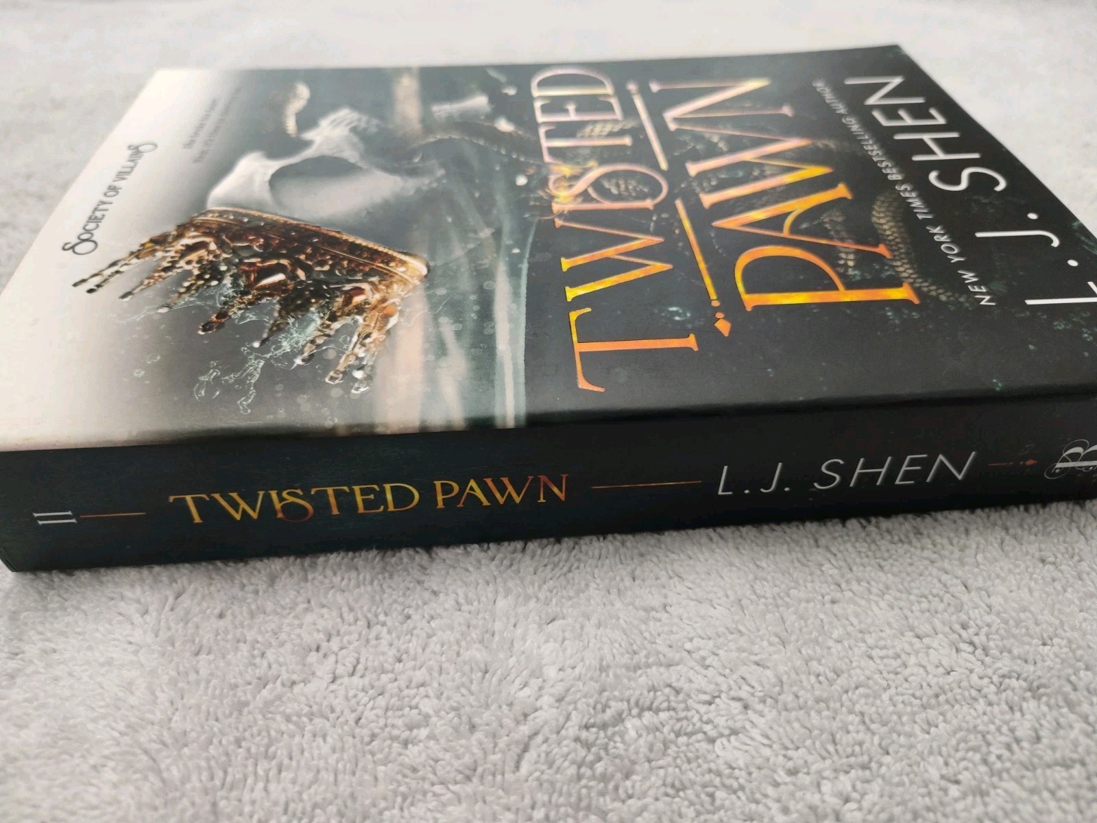 Twisted Pawn (Deluxe Edition) Paperback by Shen, L J