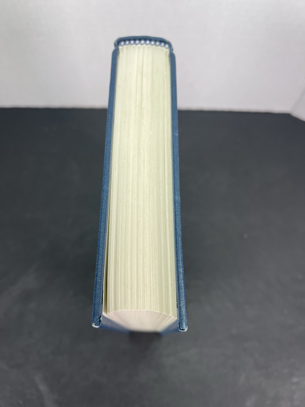 A Farewell to Arms. By Ernest Hemingway – 1998 – Hardcover, Dust Jacket