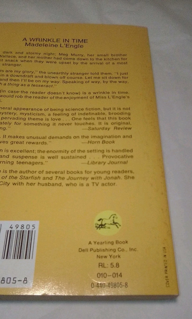 A Wrinkle in Time Madeleine L’Engle | Dell Yearling Paperback 1973