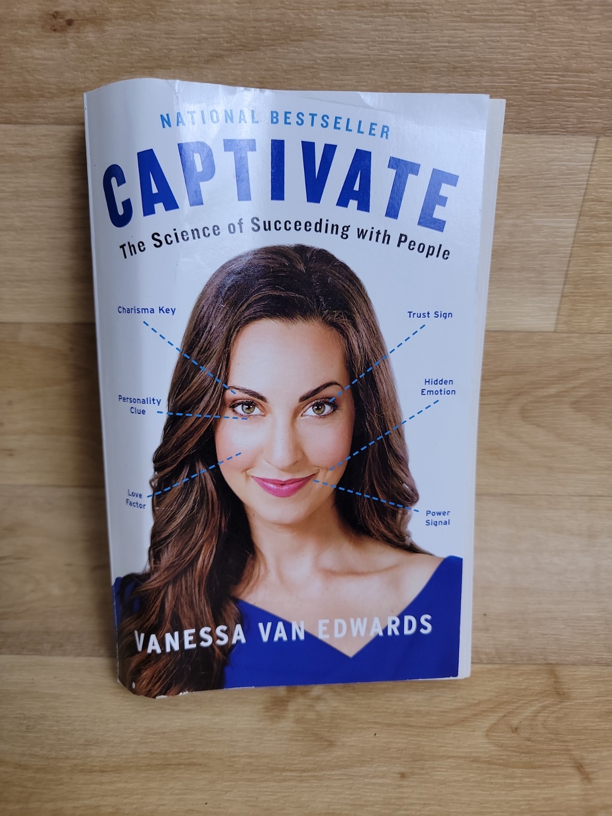Captivate by Vanessa Van Edwards Trade Paperback Communication & Social Skills