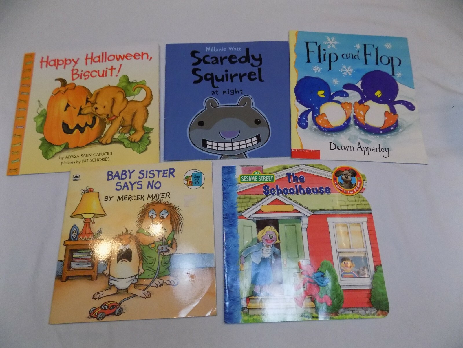 Children’s Book Lot Paperback LOT Thin Scholastic Sesame Street Chickfila + Kids