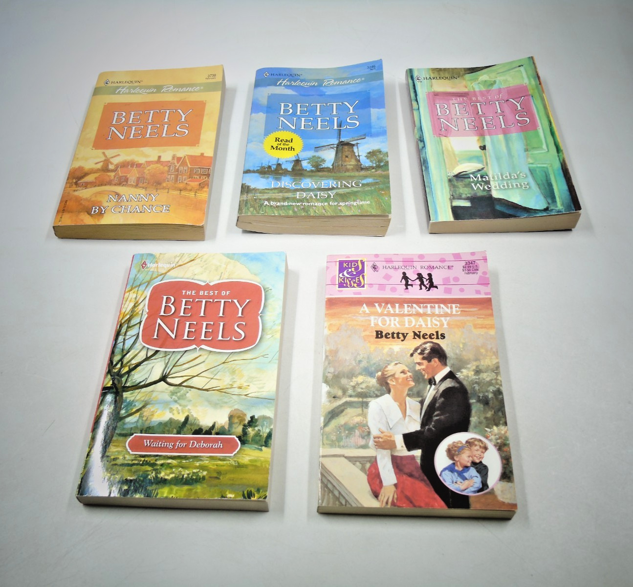 Vintage Lot of 10 Betty Neels Harlequin Romance Paperback Books, See Description