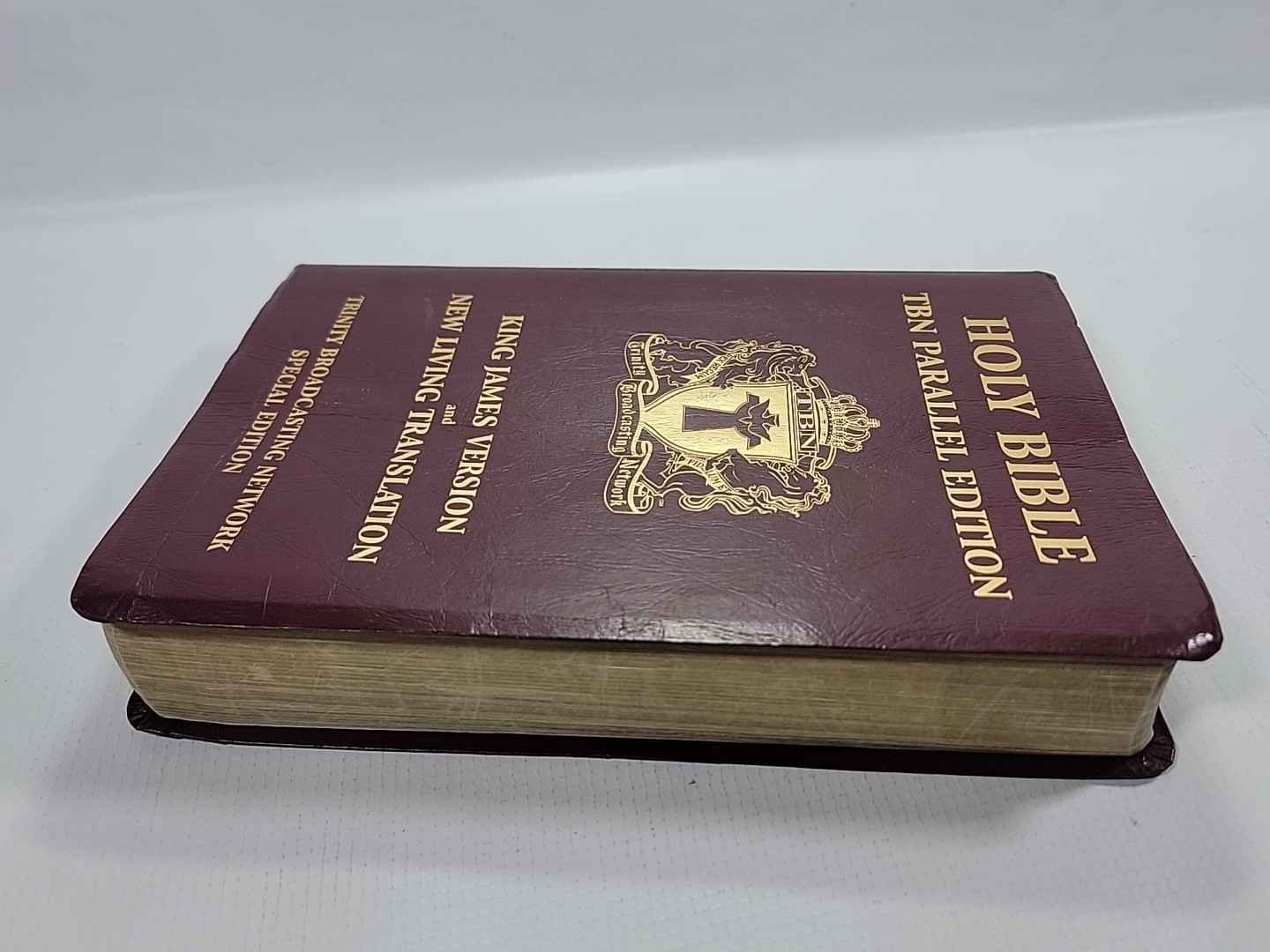 Holy Bible TBN Parallel Edition King James Version Living Translation KJV NLT