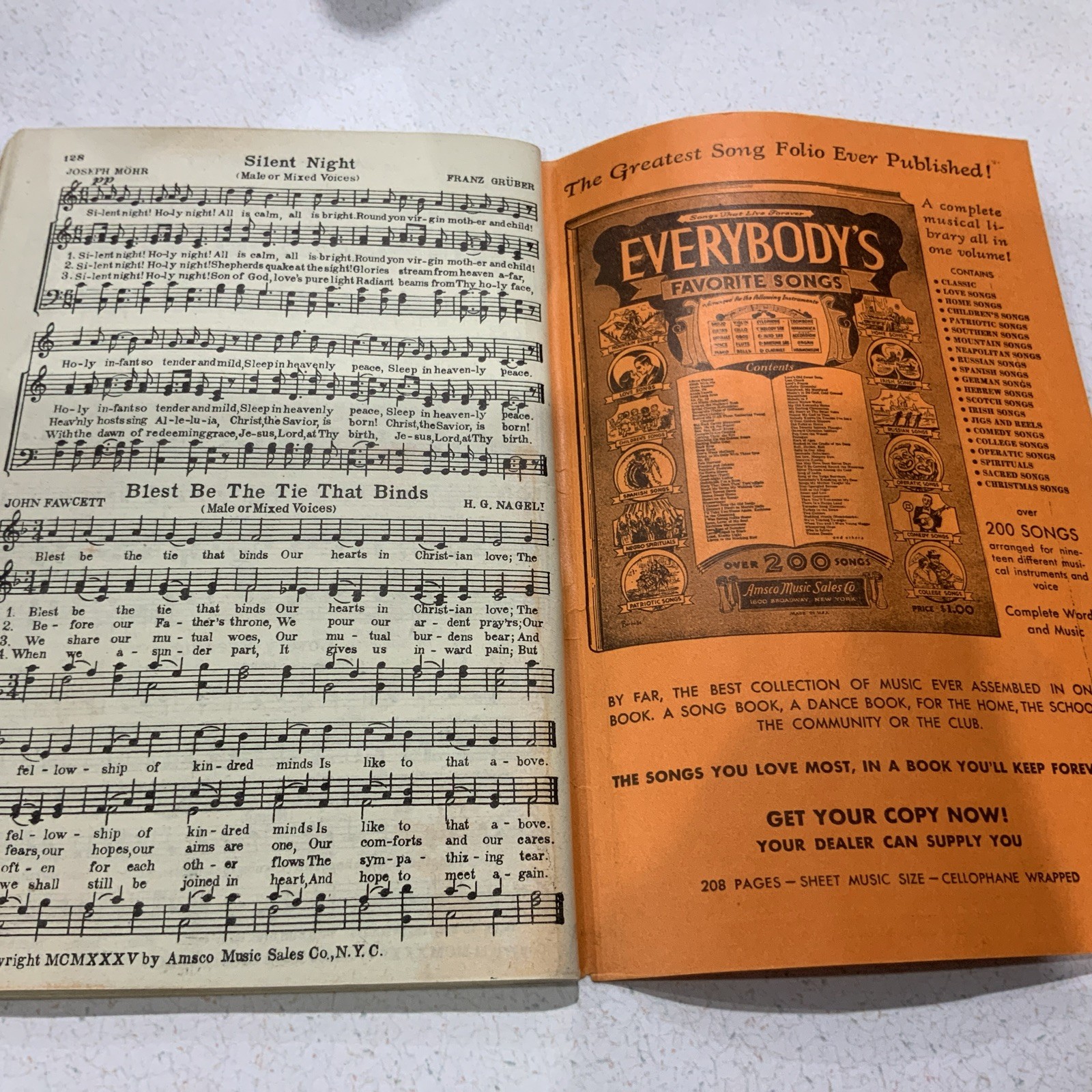 EVERYBODY’S FAVORITE COMMUNITY SONGS Song Book 1935 AMSCO Music Publishing