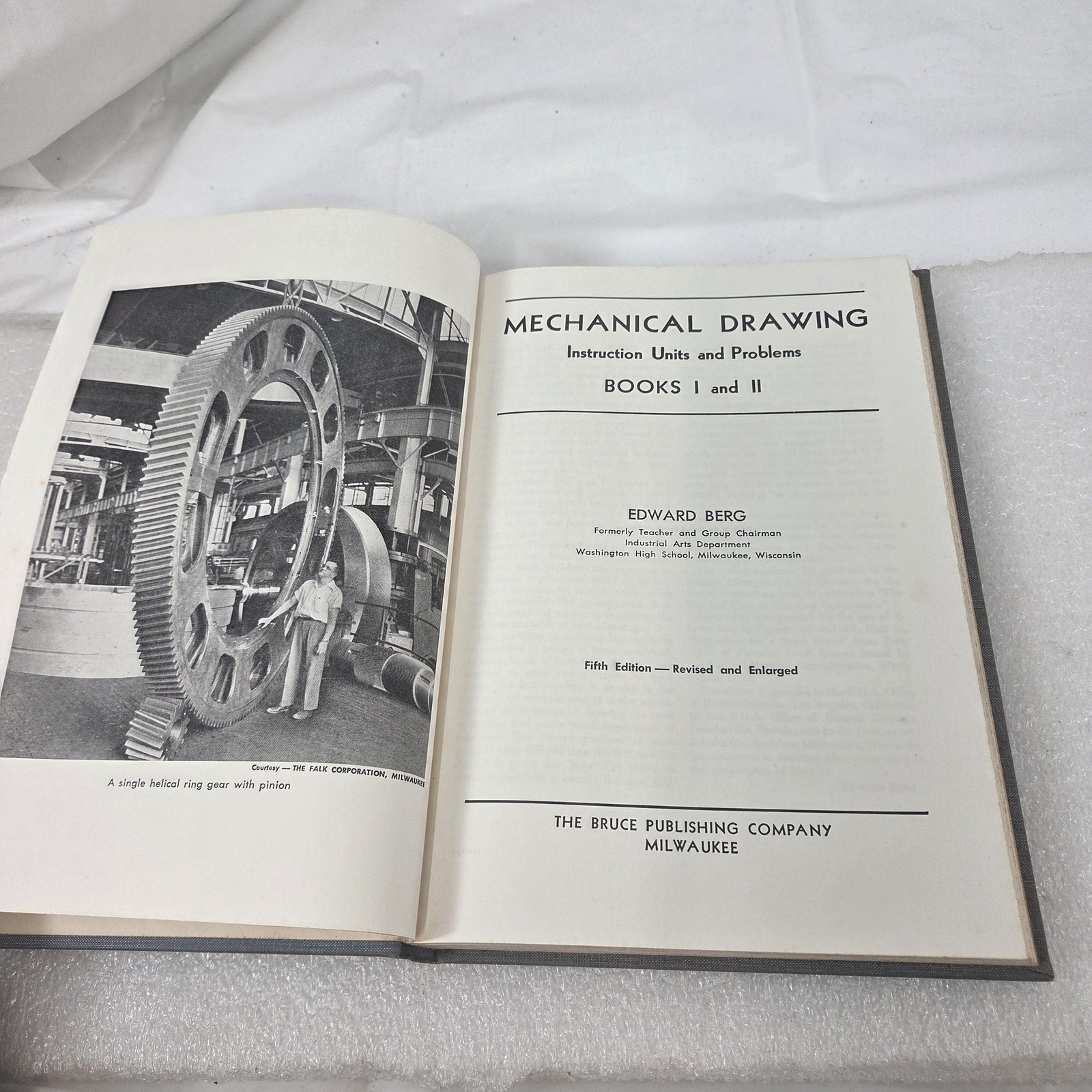 Vintage 1962 Mechanical Drawing Edward Berg 5th Revised Edition Hardcover Book