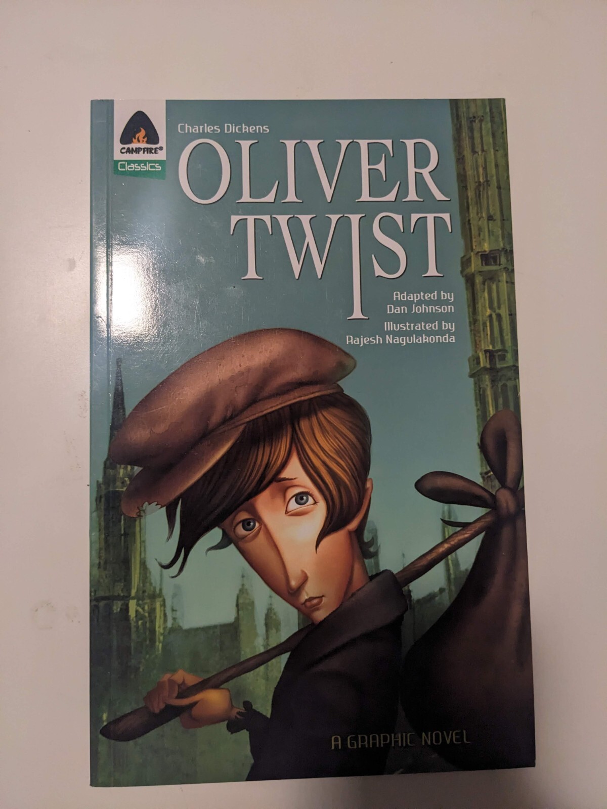 Oliver Twist : The Graphic Novel by Charles Dickens (2011, Trade Paperback)