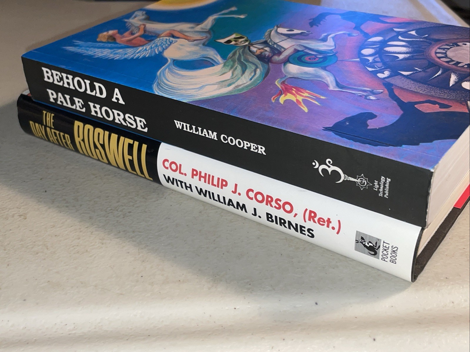 Behold a Pale Horse by William Cooper 1991 500p Unrevised Protocols of Z Roswell