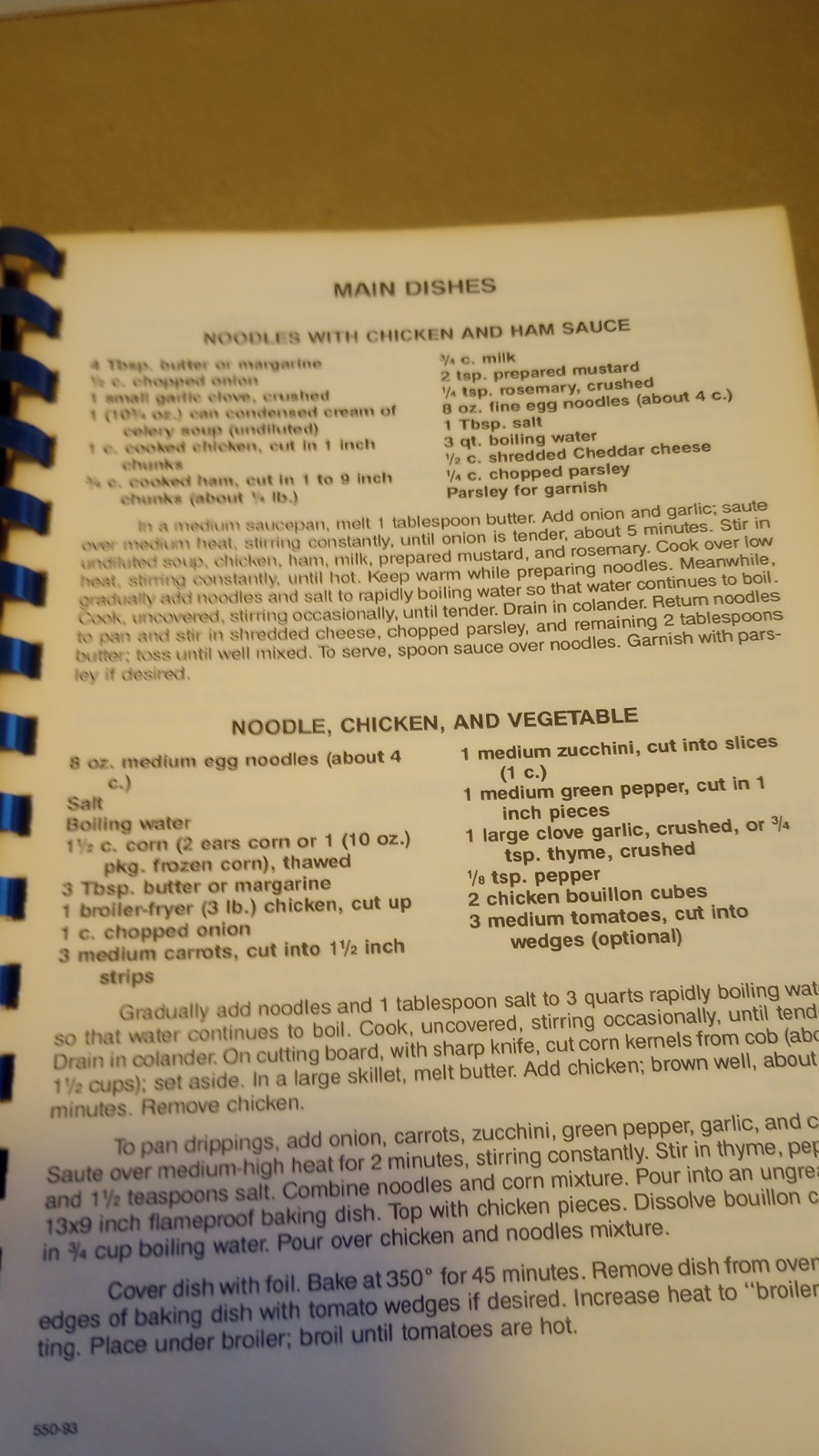 1993 „Sunday Dinner at Grandmom’s“ Cookbook by Christel Ellis – 112+ Pages