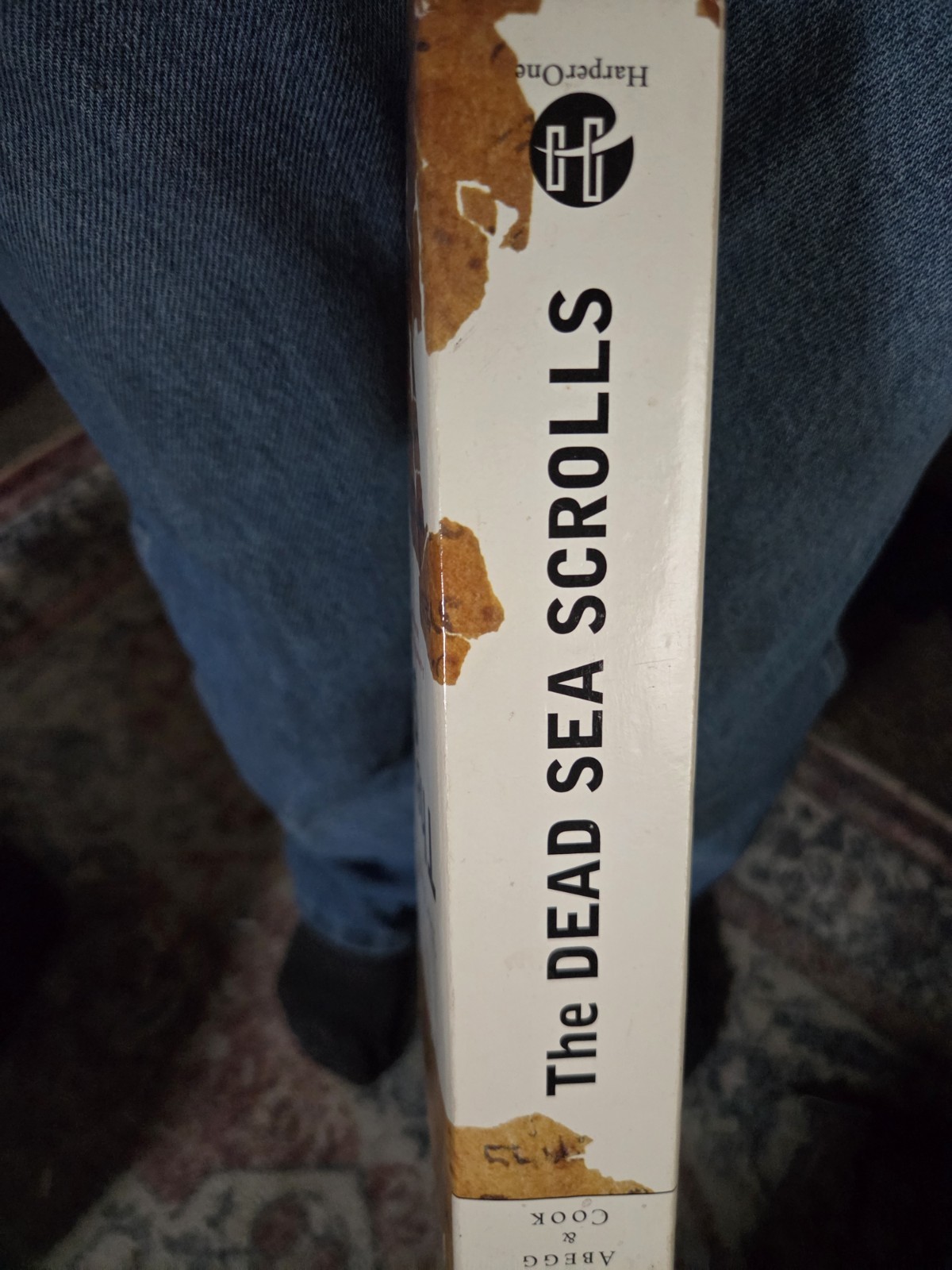 The Dead Sea Scrolls: A New Translation – Paperback By Wise, Michael O. – GOOD