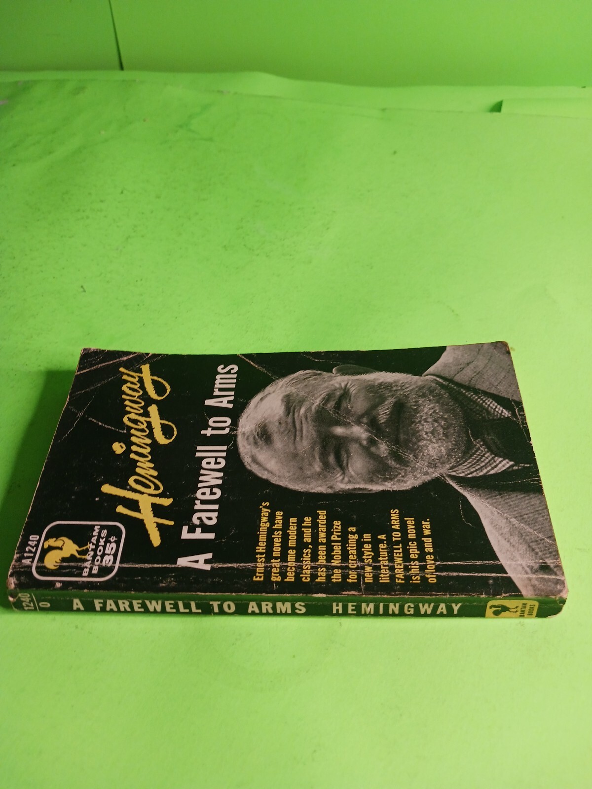 A Farewell to Arms by Enest Hemingway MMPB (1955) 6th Printing