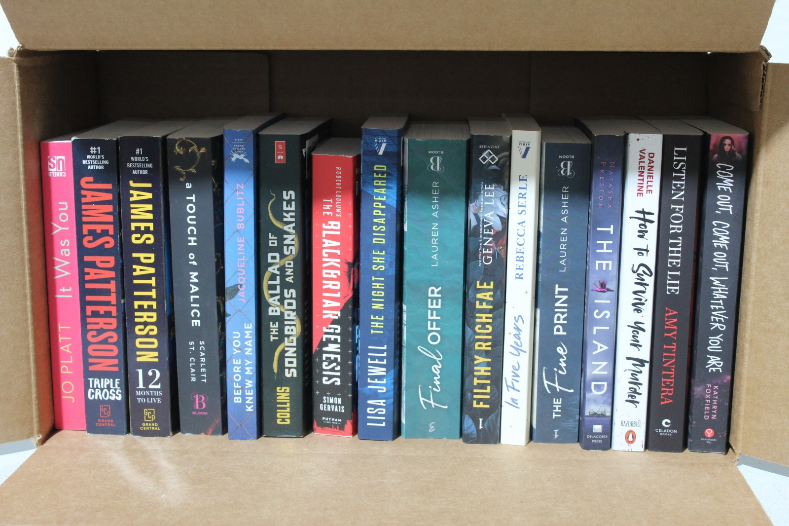 Lot of 16 Best Seller books ~ Mixed Genre Very Fine Paperbacks Top Authors (#3)