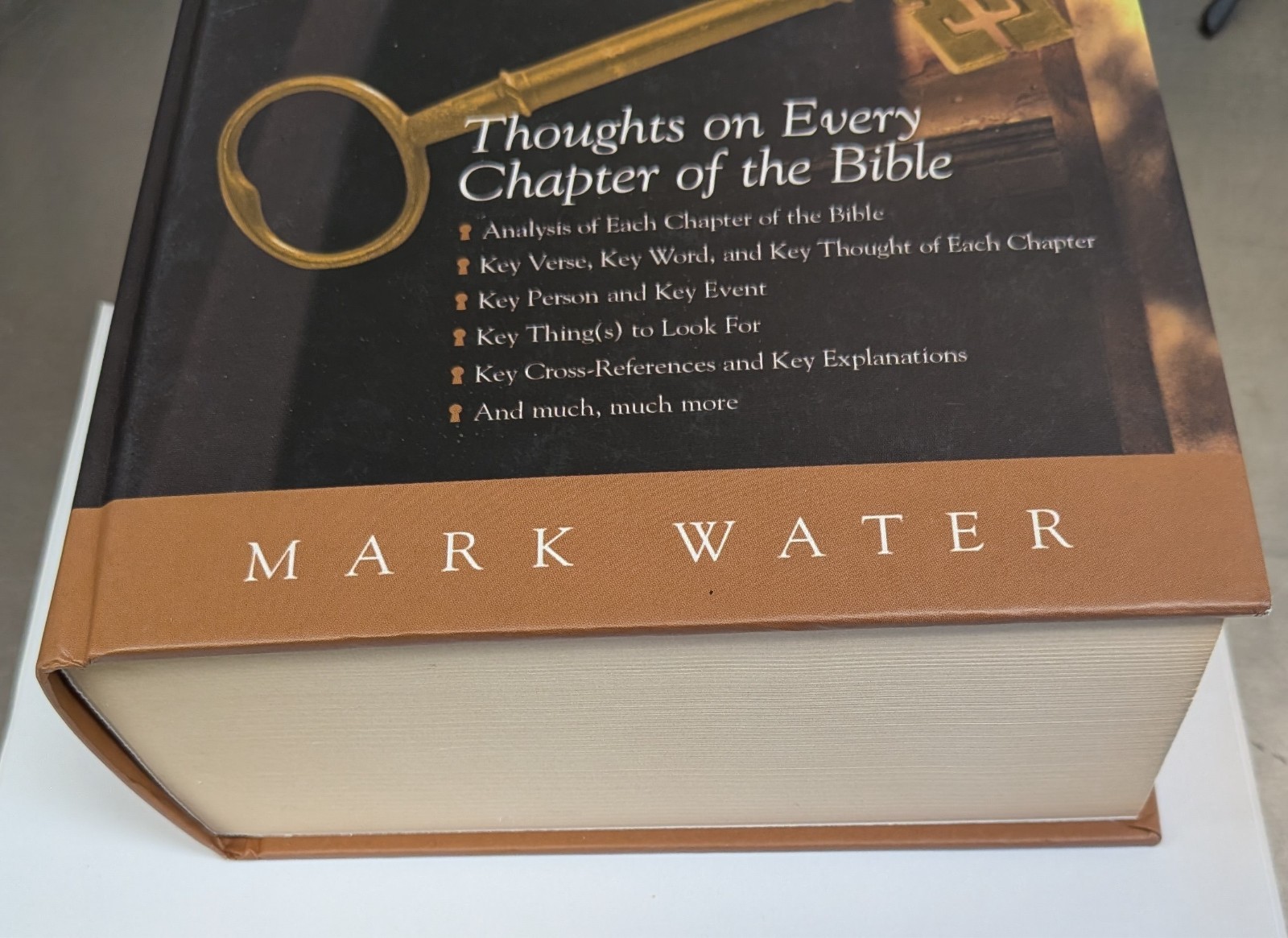 Key Word Commentary : Thoughts on Every Chapter of the Bible by Mark Water