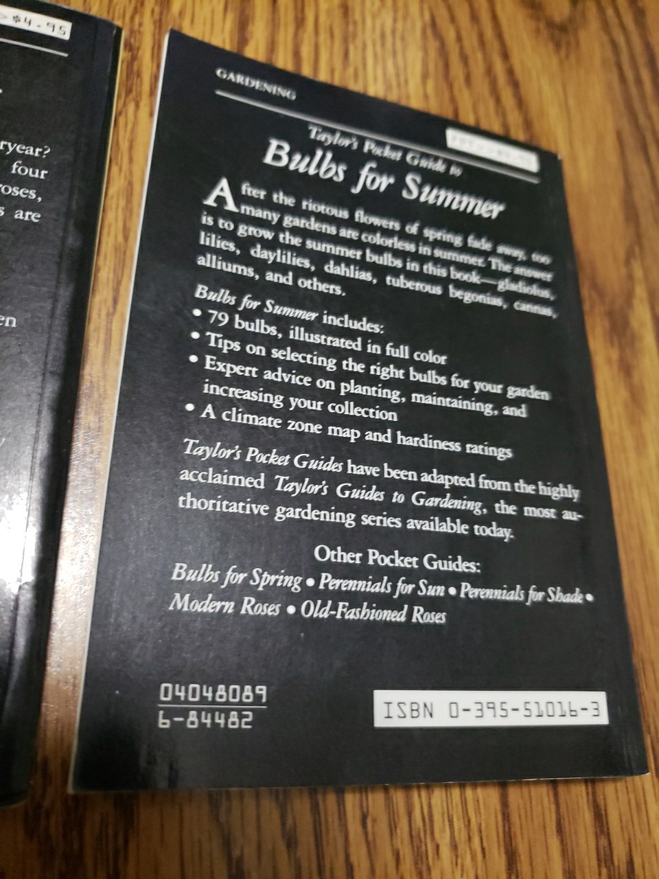 Taylor’s Pocket Guides to Old-Fashioned Roses & Bulbs for Summer 1989 Paperbacks
