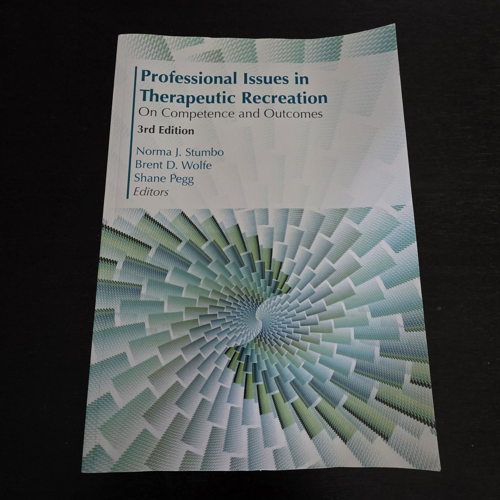 PROFESSIONAL ISSUES IN THERAPEUTIC RECREATION 3rd edition Stumbo