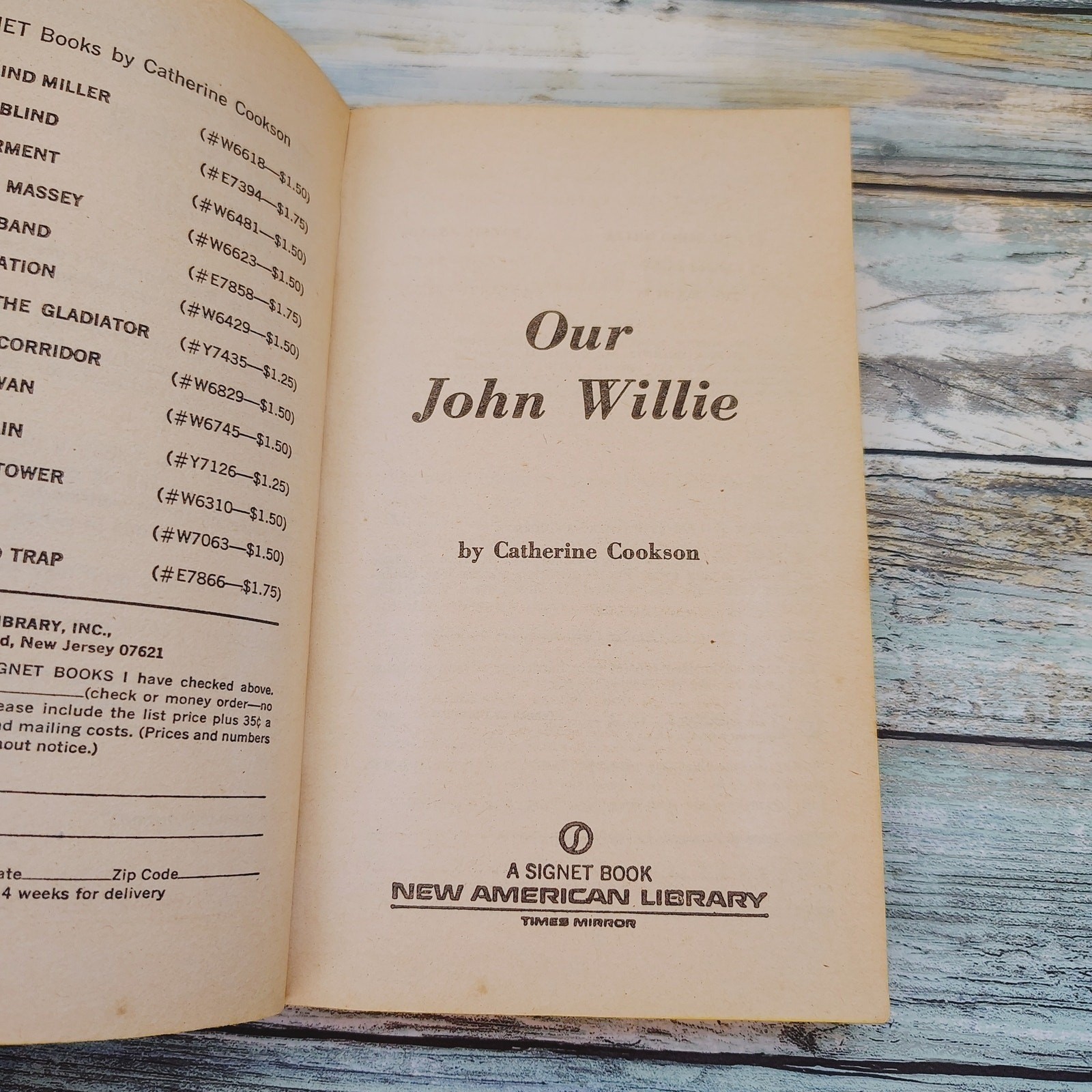 Our John Willie Catherine Cookson 1975 Vintage Paperback – Bookworm FLAW