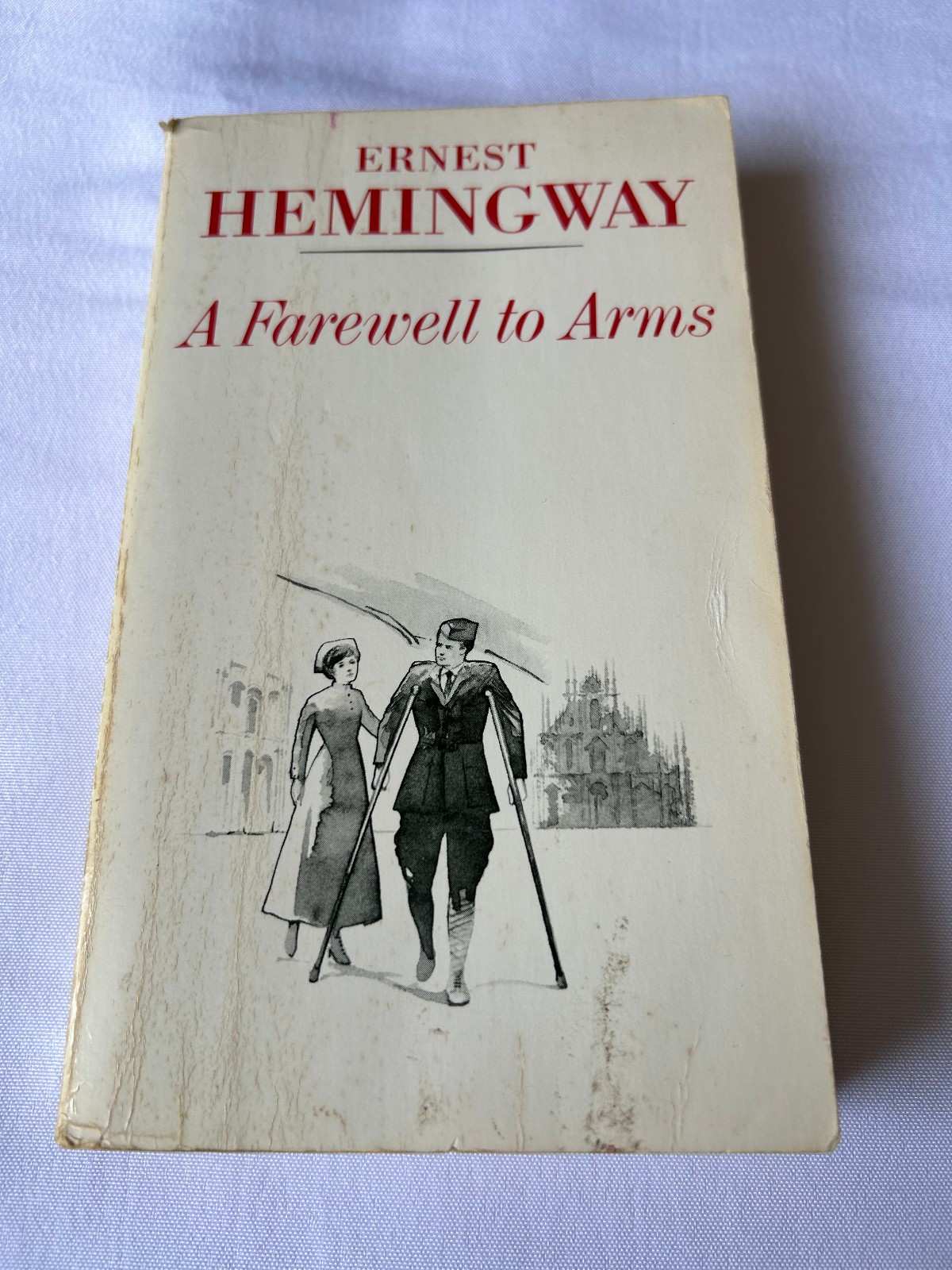 A Farewell to Arms, Ernest Hemingway, paperback 1957