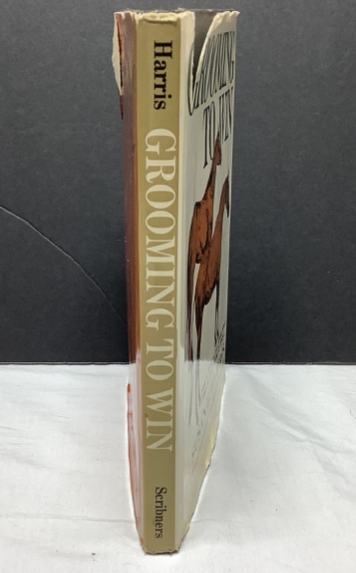 Horse Care BooGrooming to Win Susan E. Harris Hard cover Vintage 1977 Dust Jacke