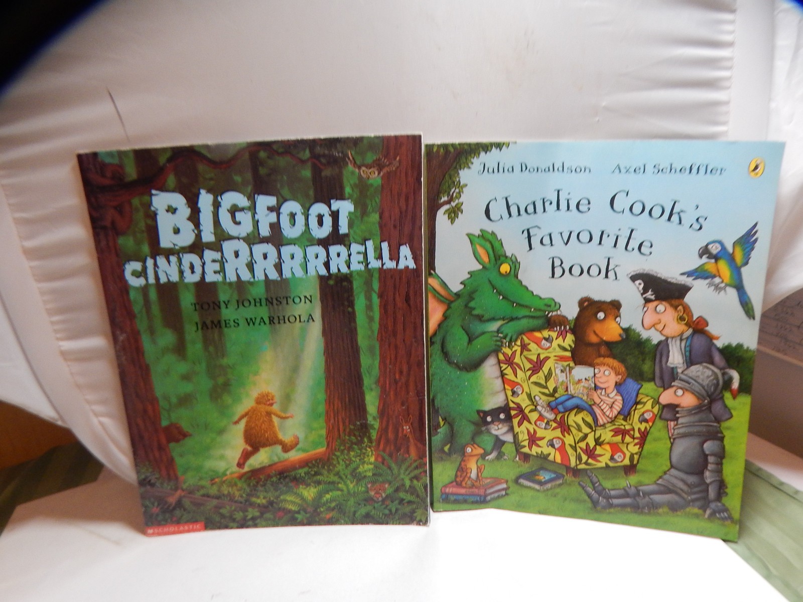 22 Juvenile Fiction Books Paperback Various Titles VArious Authors Lot of 22