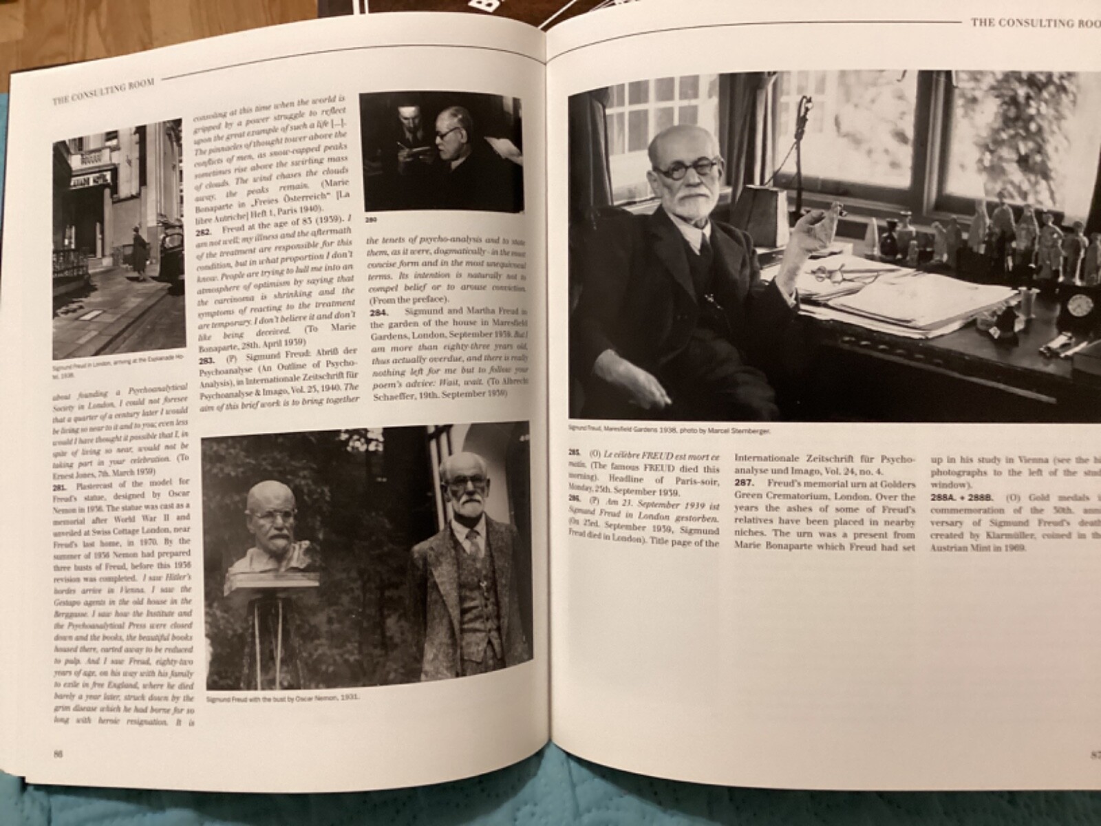 SIGMUND FREUD MUSEUM SOFTCOVER BOOK, 1994, 112 PAGES/FREE POSTAGE!!!