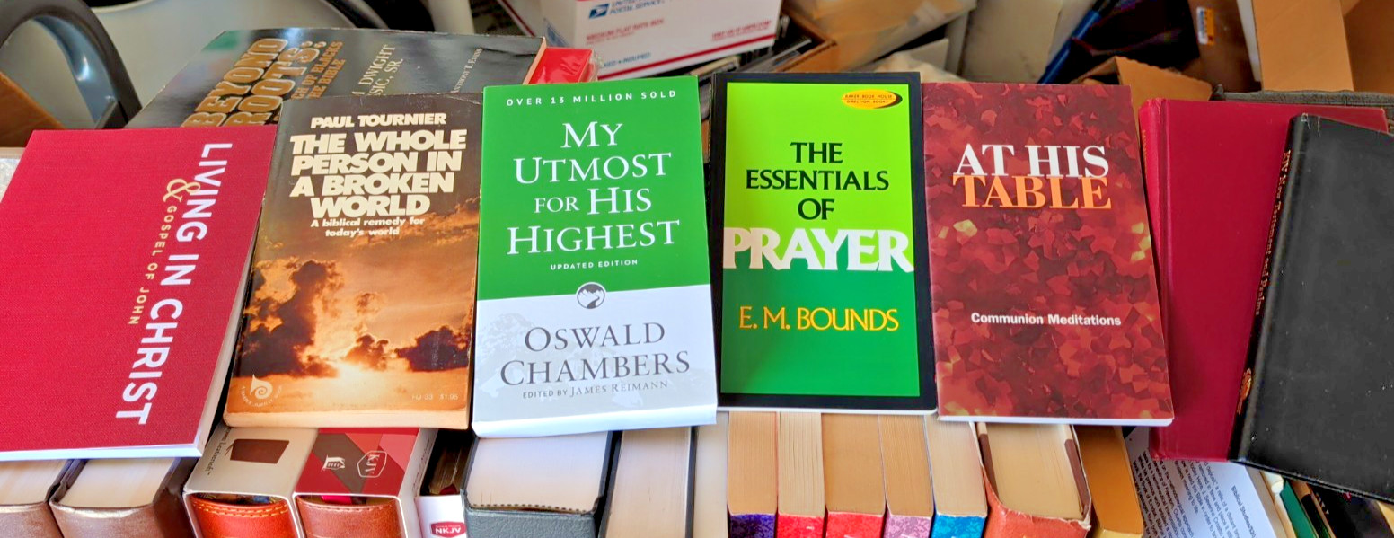 MINISTER’S BIBLE & BOOK LOT J4: 4 Bibles/Theology/History/Reference/Sermons WOW