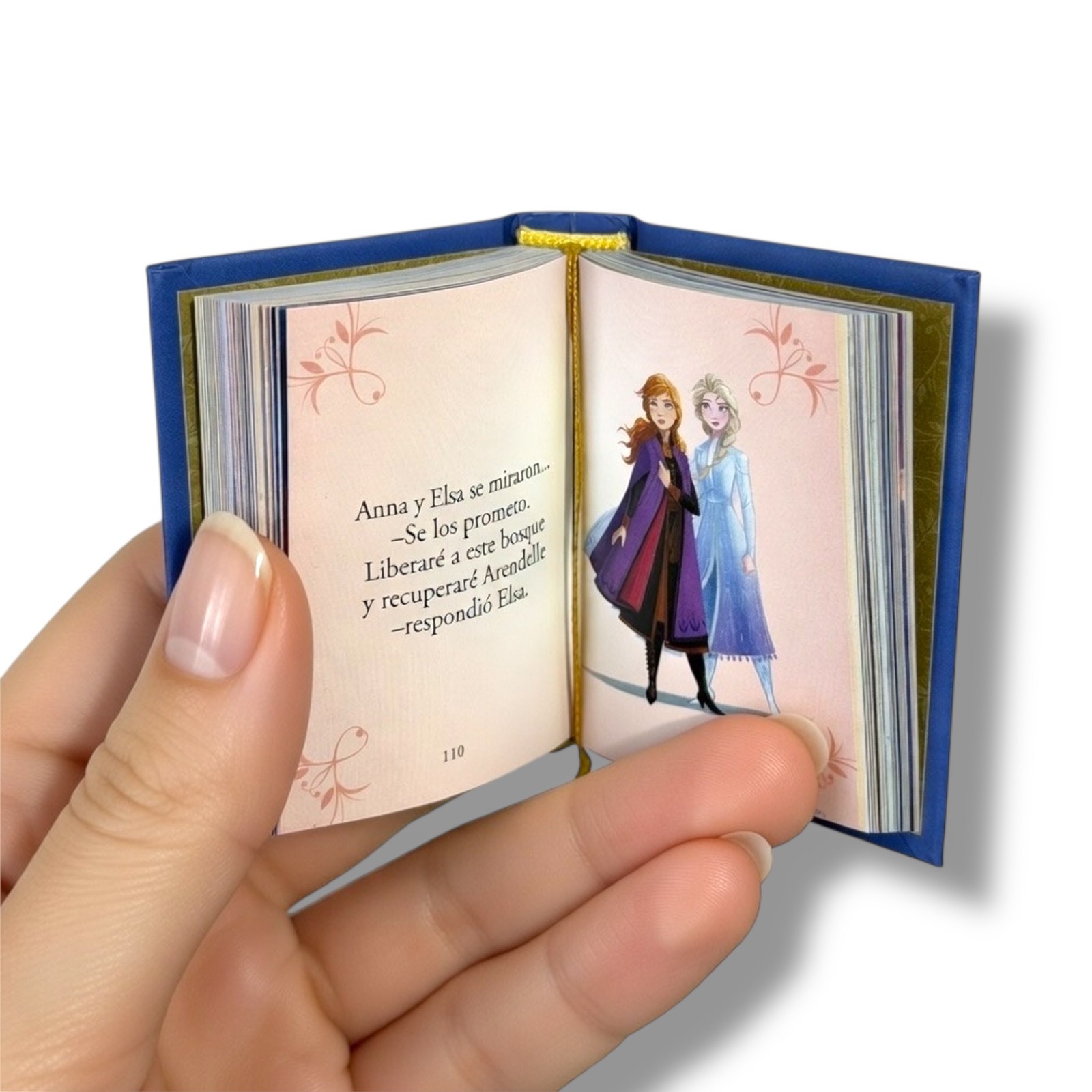 Frozen II Spanish Mini Book with slipcase, hardcover 190 pages color illustrated
