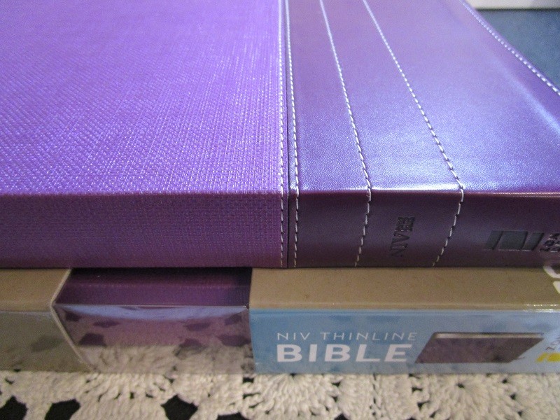 ** NIV 2011 Thinline Bible Large Print 10.5pt *Purple/Plum Leathersoft *NEW* 990