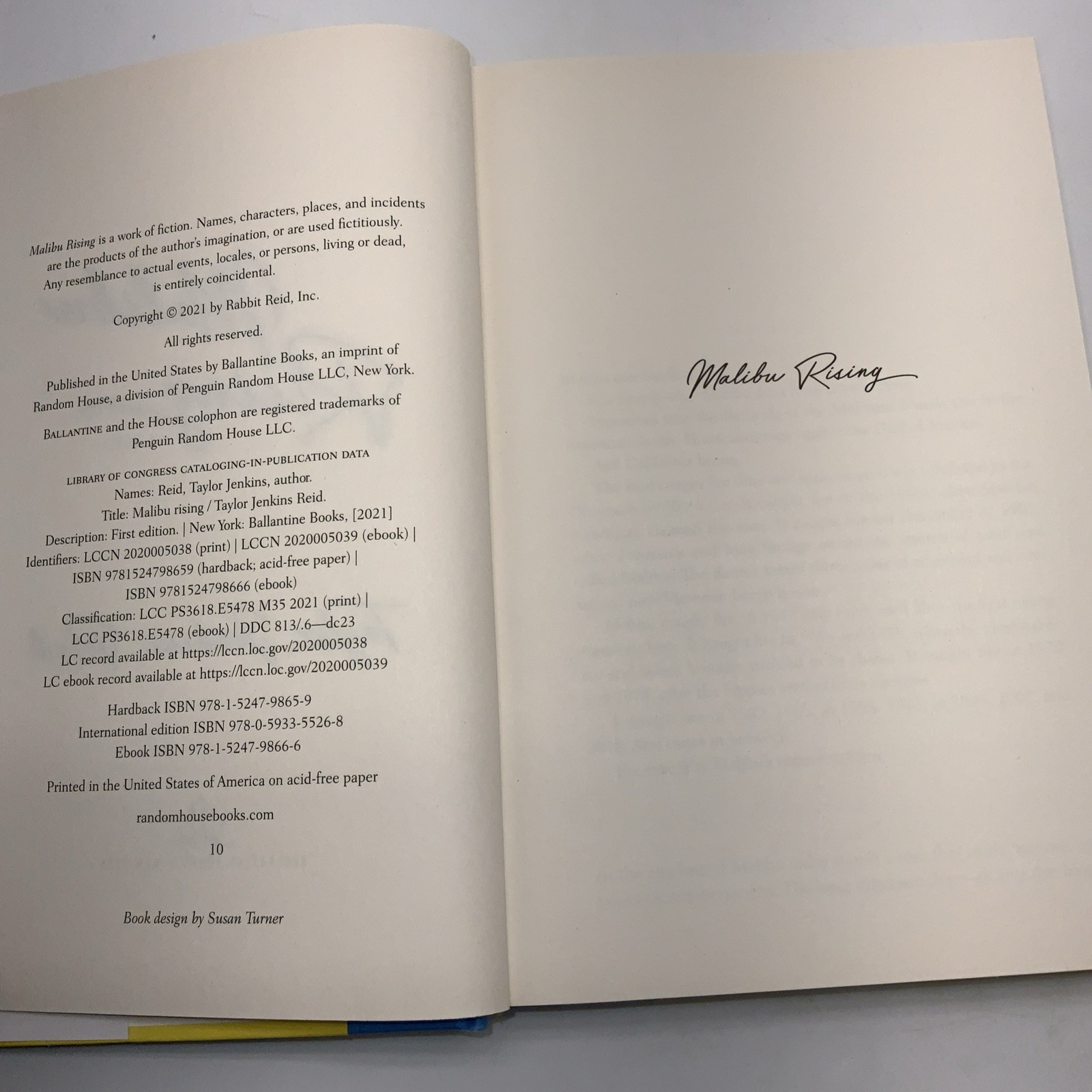 Malibu Rising: a Read with Jenna Pick : A Novel by Taylor Jenkins Reid (2021,…