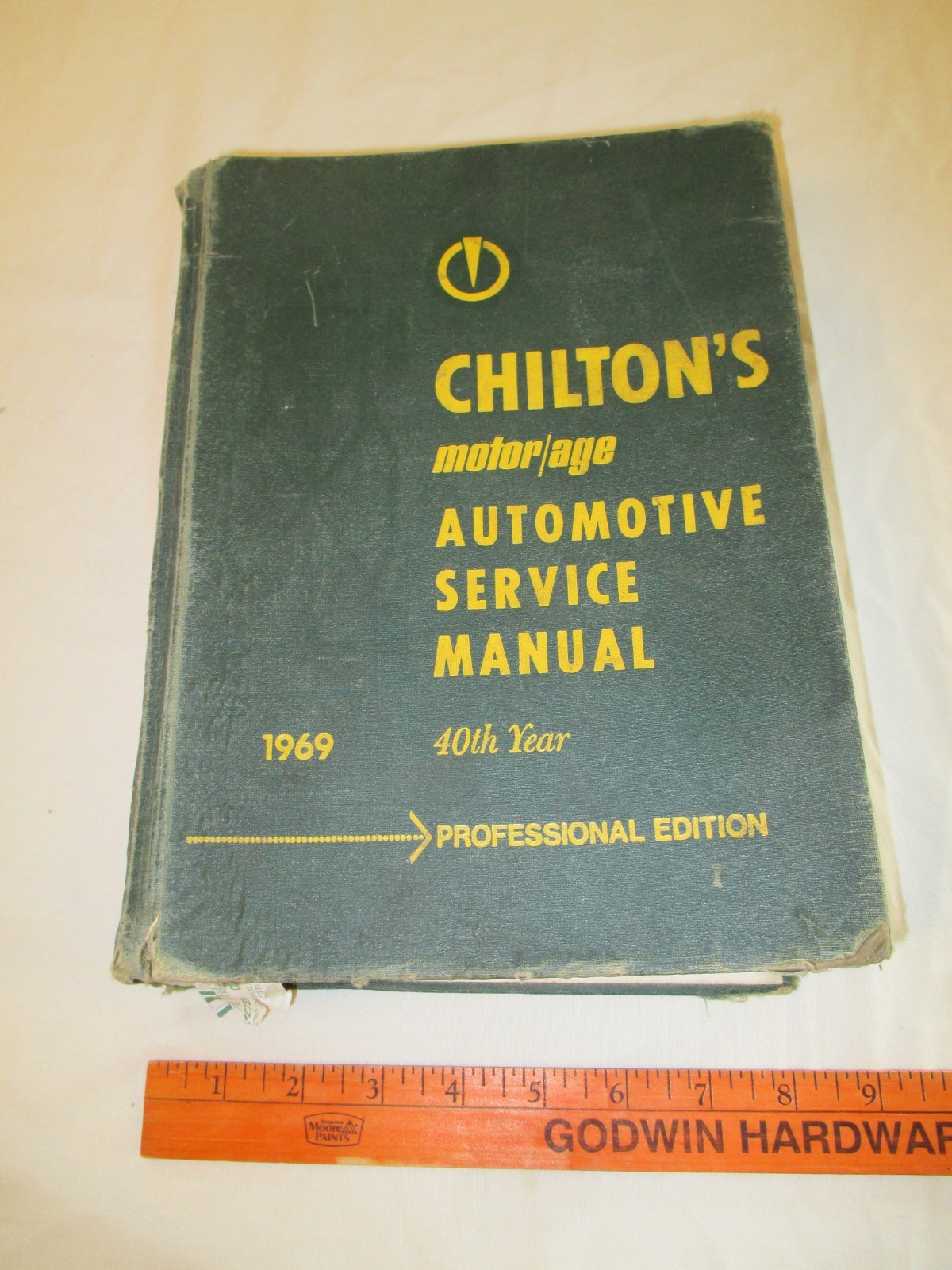 Vintage Chilton 1969 Motor Age Auto Repair Manual Hard Cover. Pro. Edition
