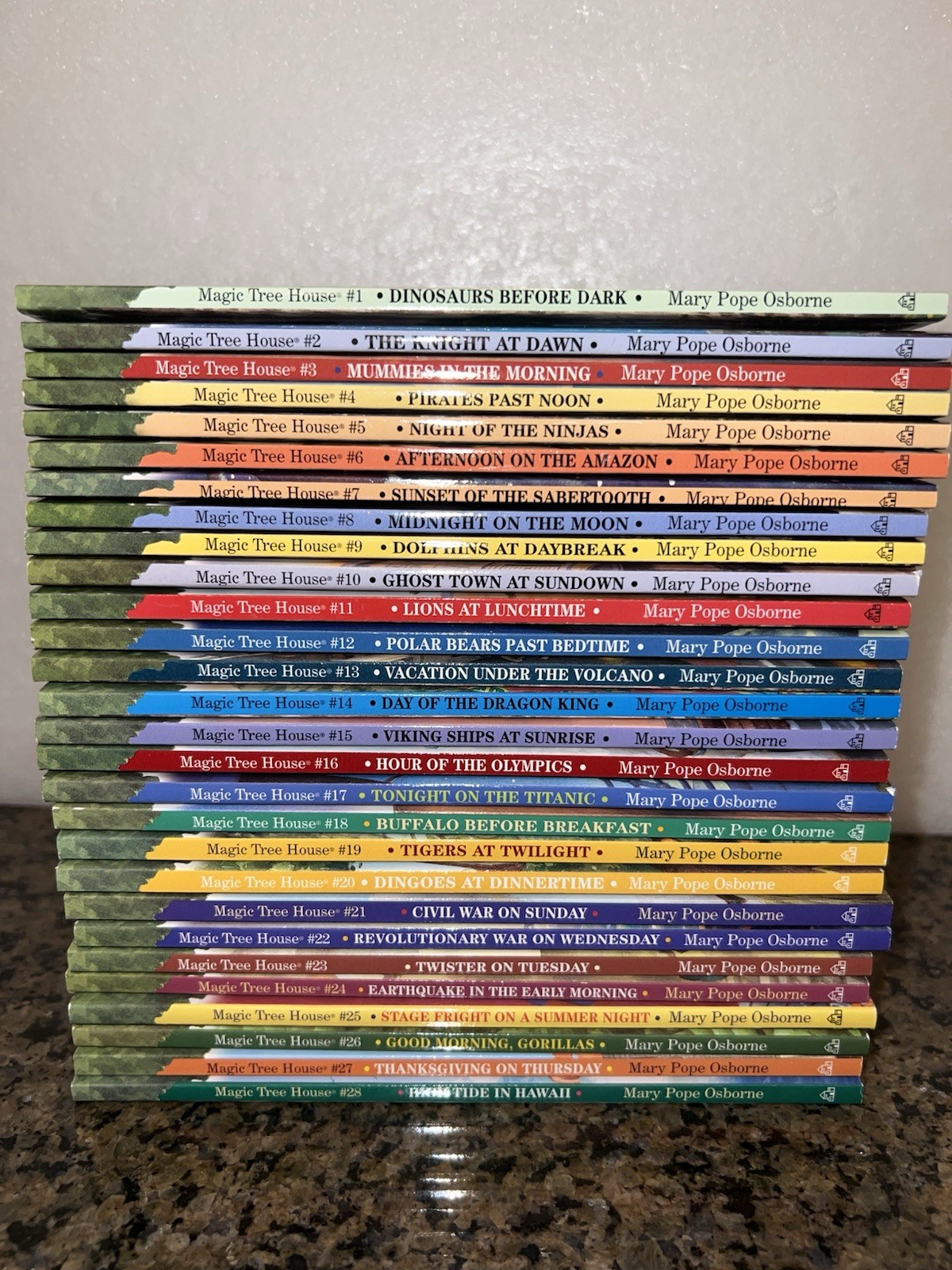 Magic Tree House 1–28 Box Set Complete 28-Book Collection