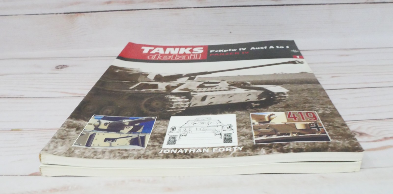 Tanks in Detail Volume 1 & 2, PzKpfw IV Ausf A to J Panzer, M3-M3A1-M3A3 Stuart