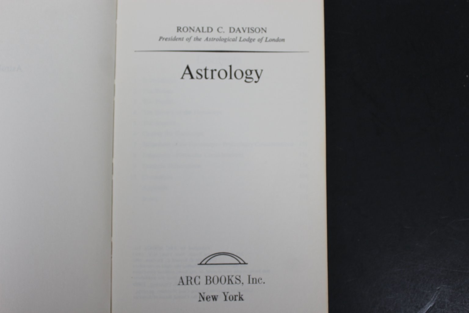 Astrology Ronald C. Davison 1969 Fifth Printing Horoscope ARC Books Illustrated